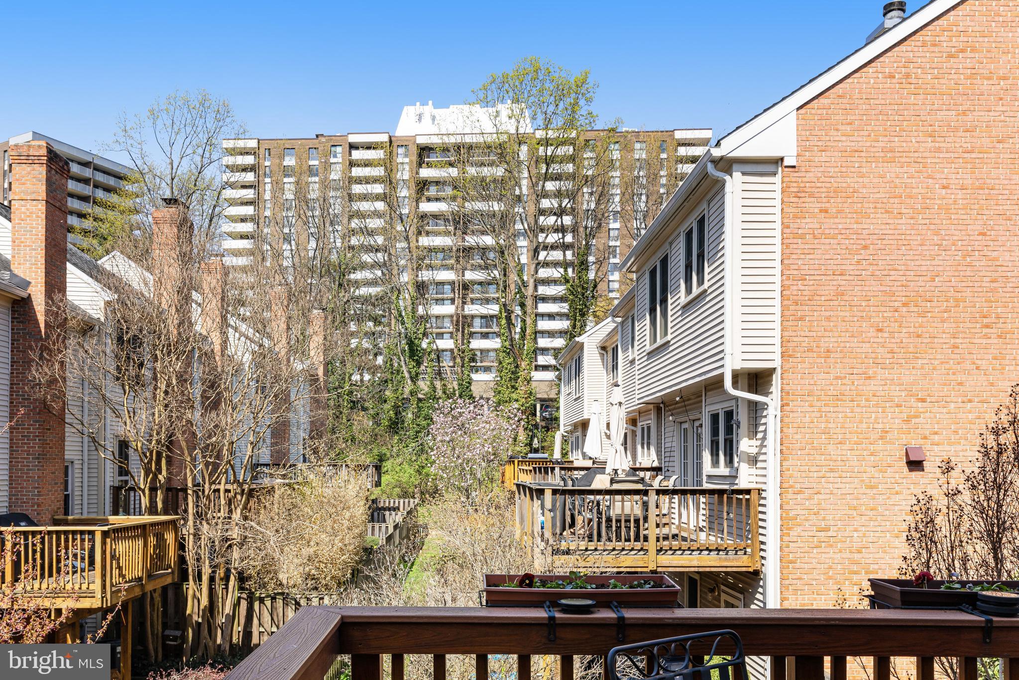 TOWNES OF HILLWOOD - Residential