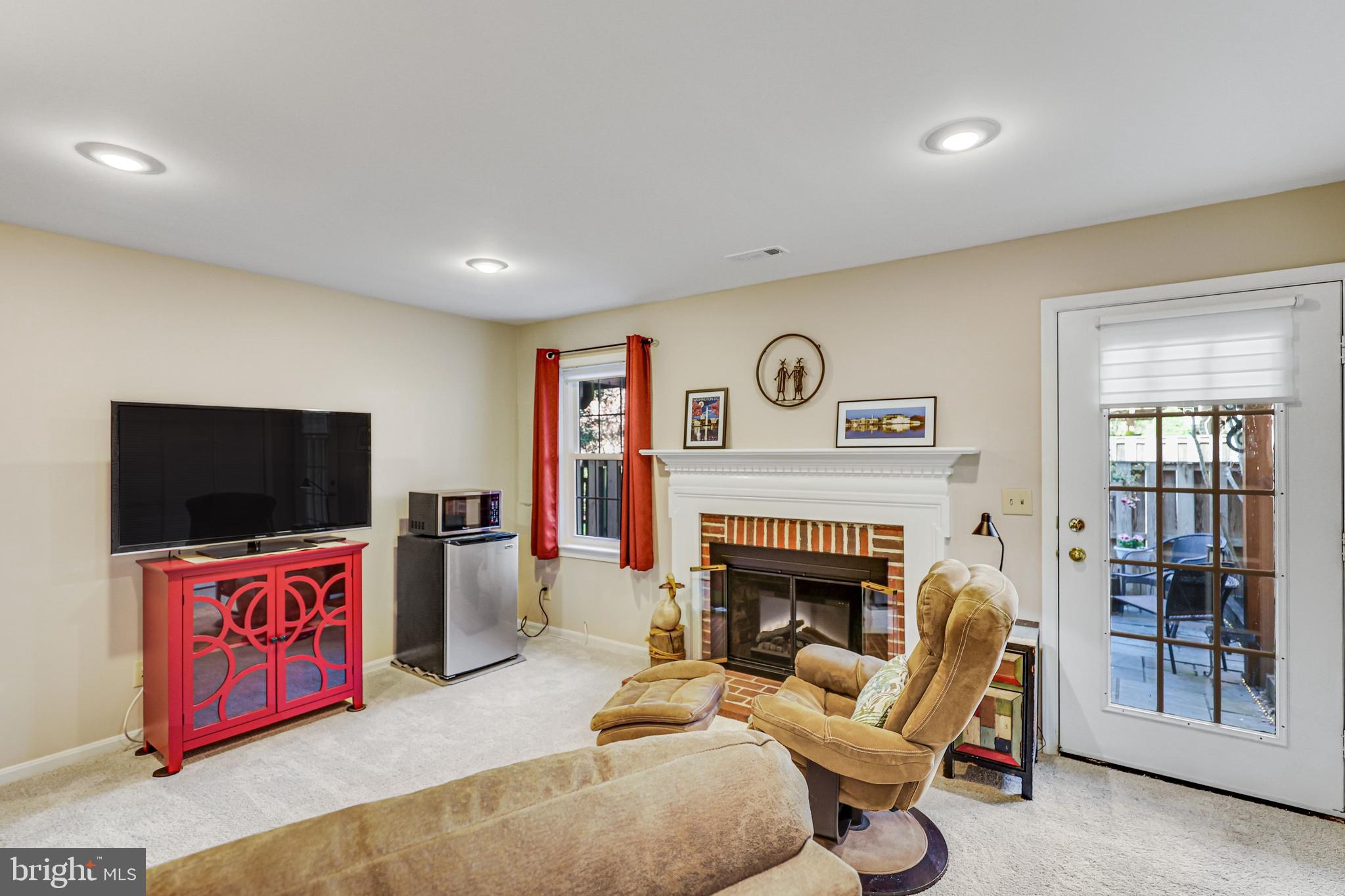 TOWNES OF HILLWOOD - Residential