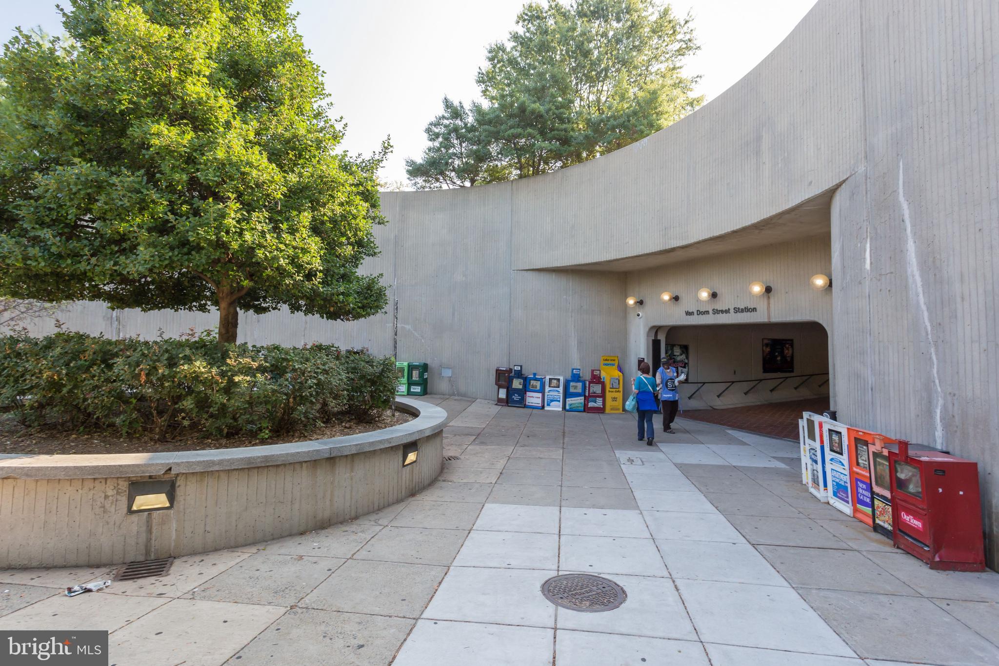 TOWNES OF HILLWOOD - Residential