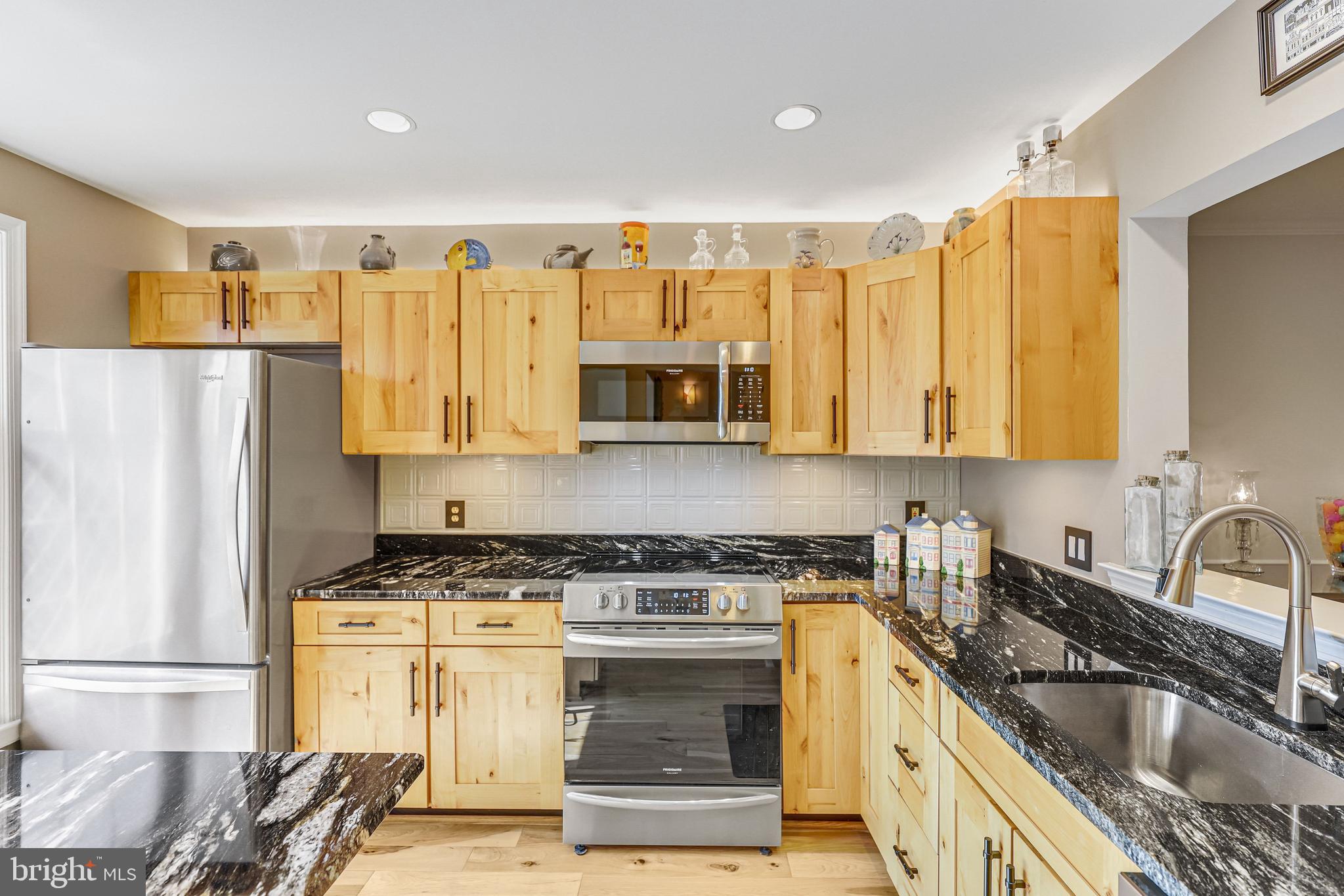 TOWNES OF HILLWOOD - Residential