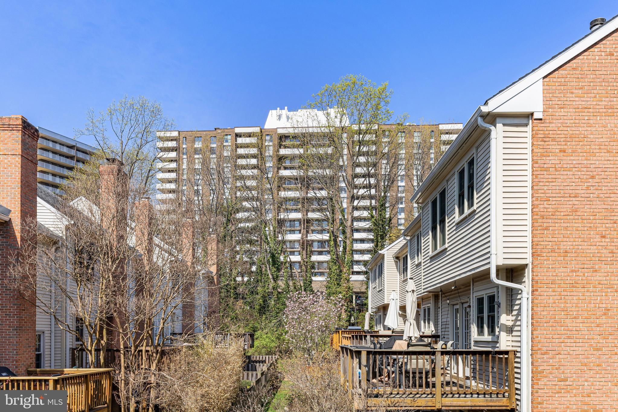 TOWNES OF HILLWOOD - Residential