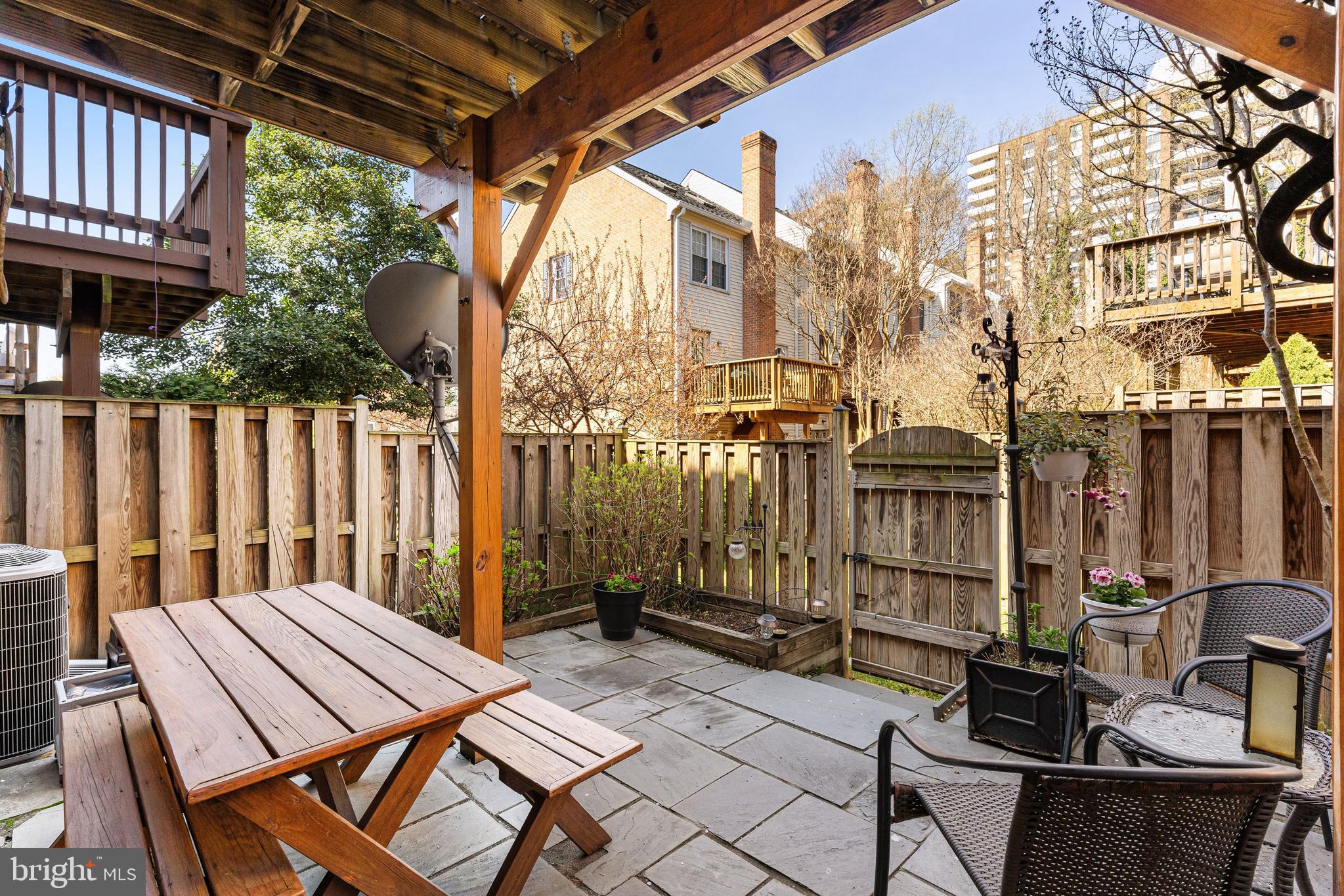 TOWNES OF HILLWOOD - Residential