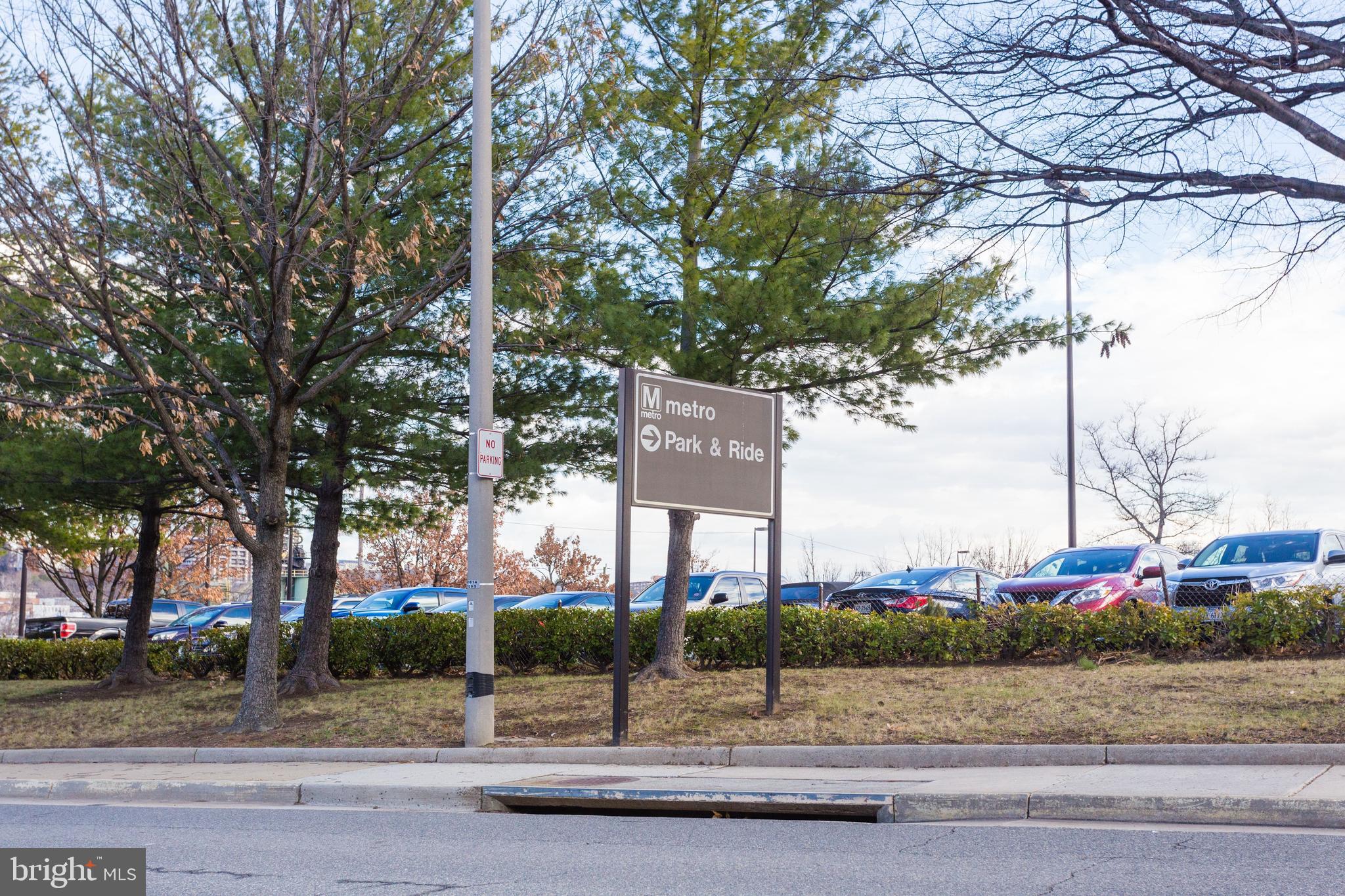 TOWNES OF HILLWOOD - Residential