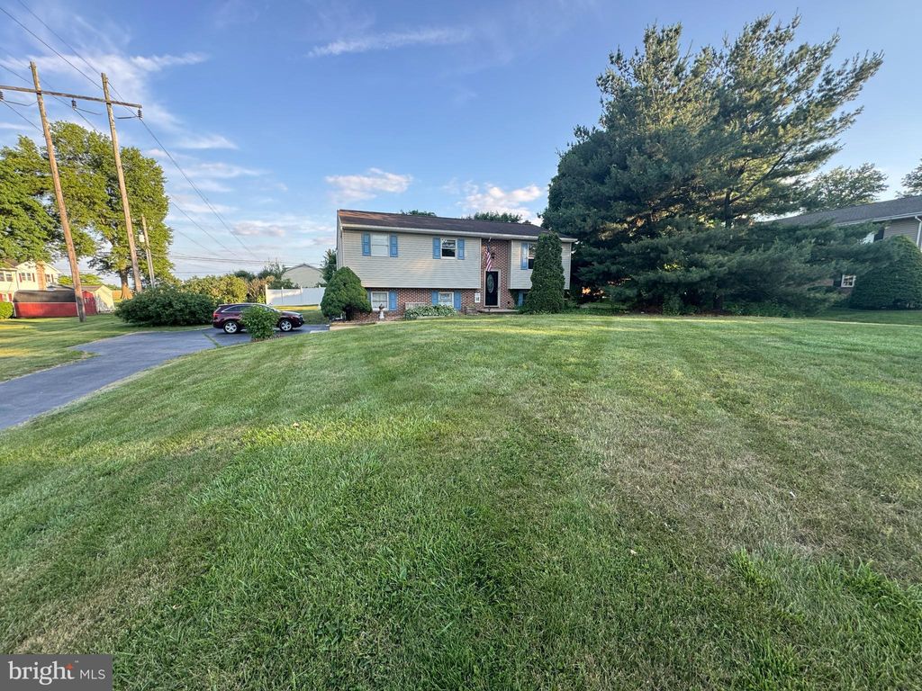 Photo of 1310 Janet Drive, Mount Joy, PA 17552 (MLS # PALA2051992)