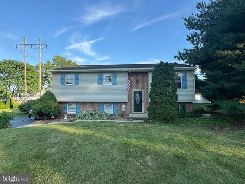 Photo of 1310 Janet Drive, Mount Joy, PA 17552 (MLS # PALA2051992)