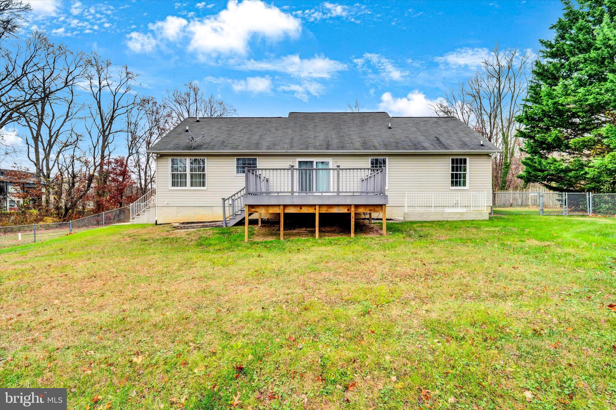 6300 BUCK CAVEY LANE