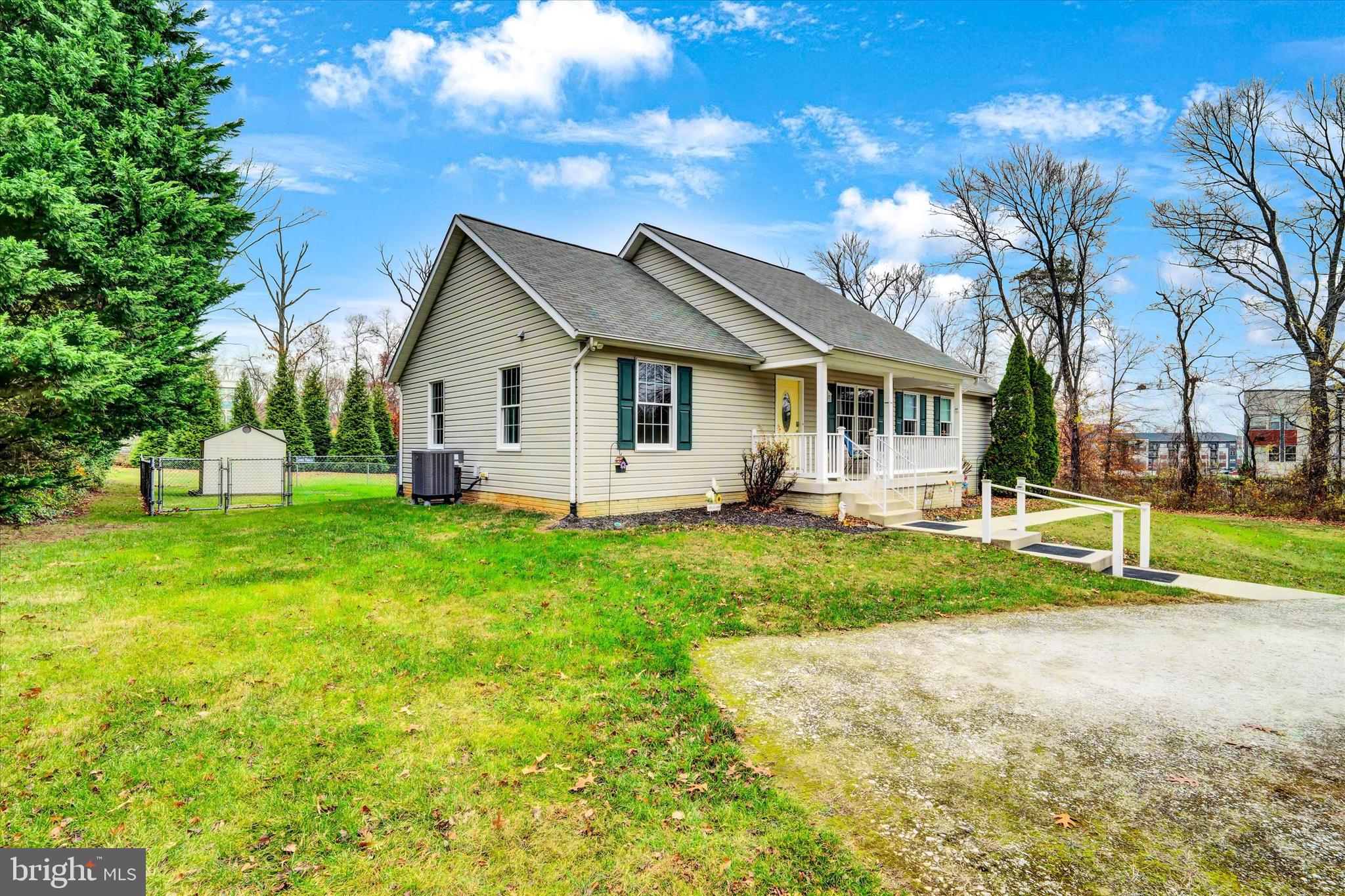 6300 BUCK CAVEY LANE