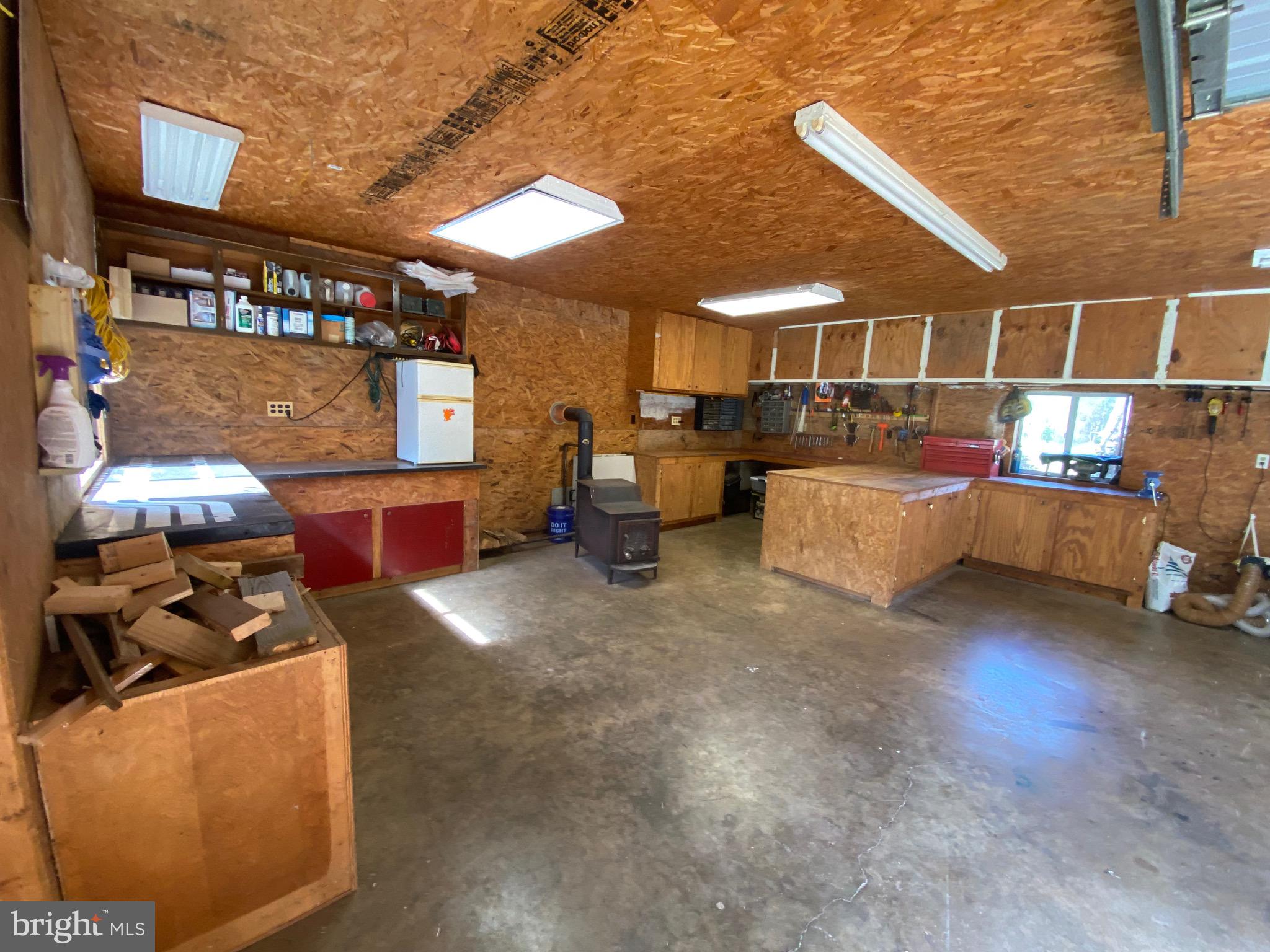 19059 CARLETON DRIVE