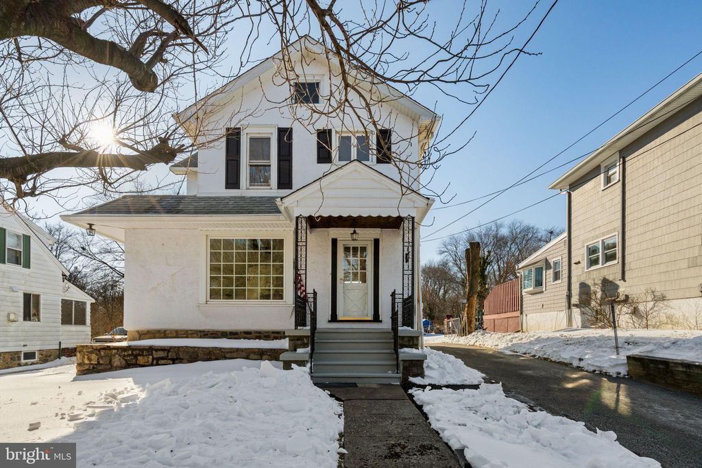 Photo of 208 S Pennell Road, MEDIA, PA 19063 (MLS # PADE2107554)