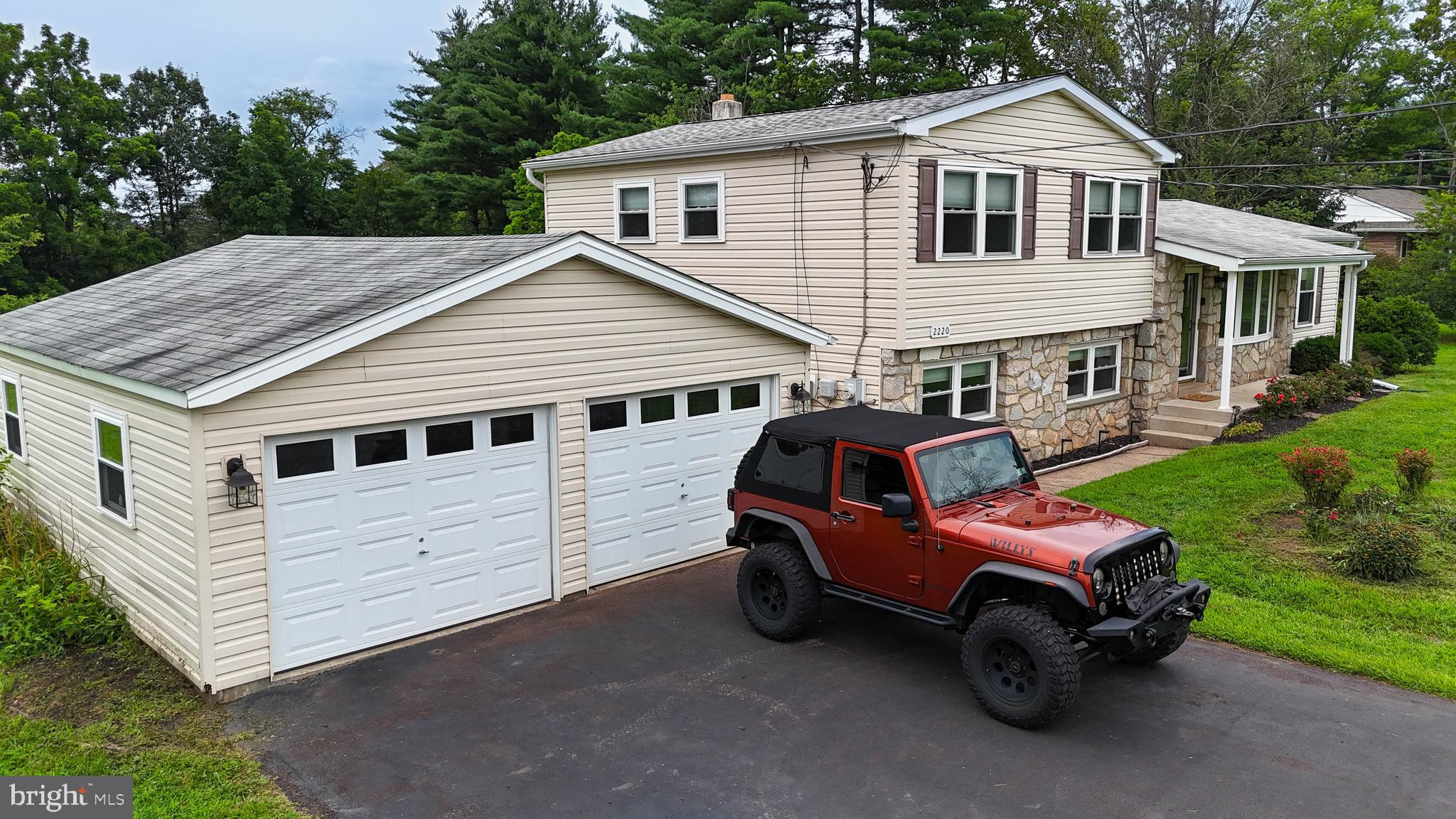 2220 SCHLOSSER ROAD