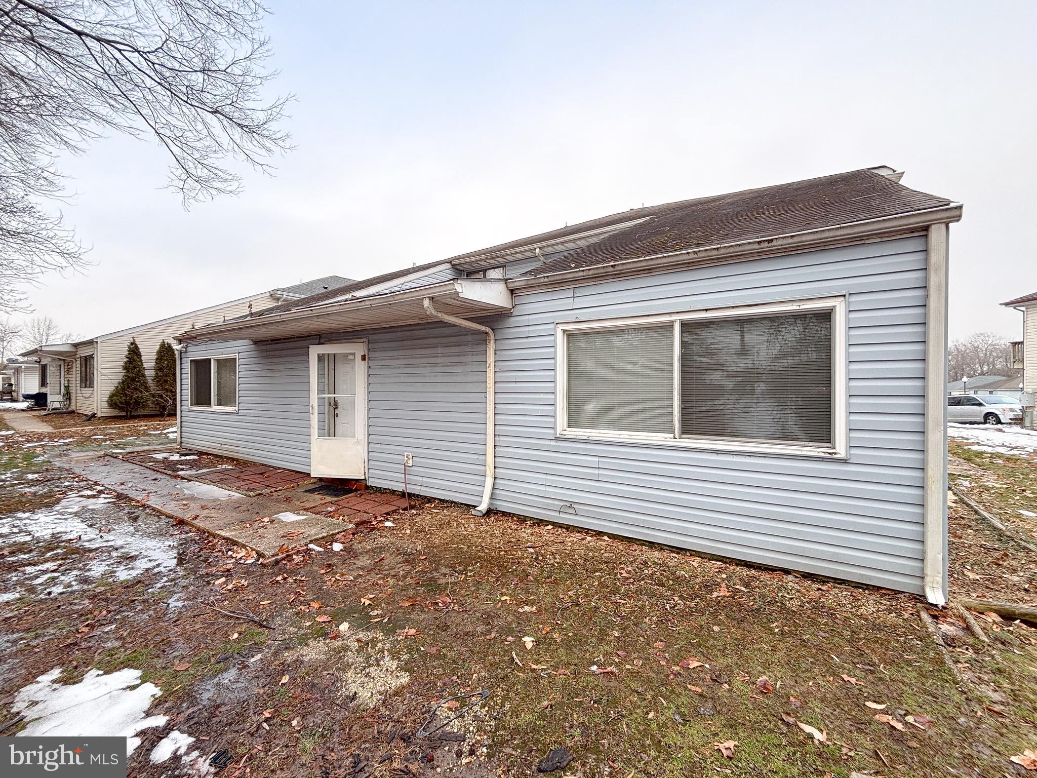 EDGEWATER VILLAGE - Residential