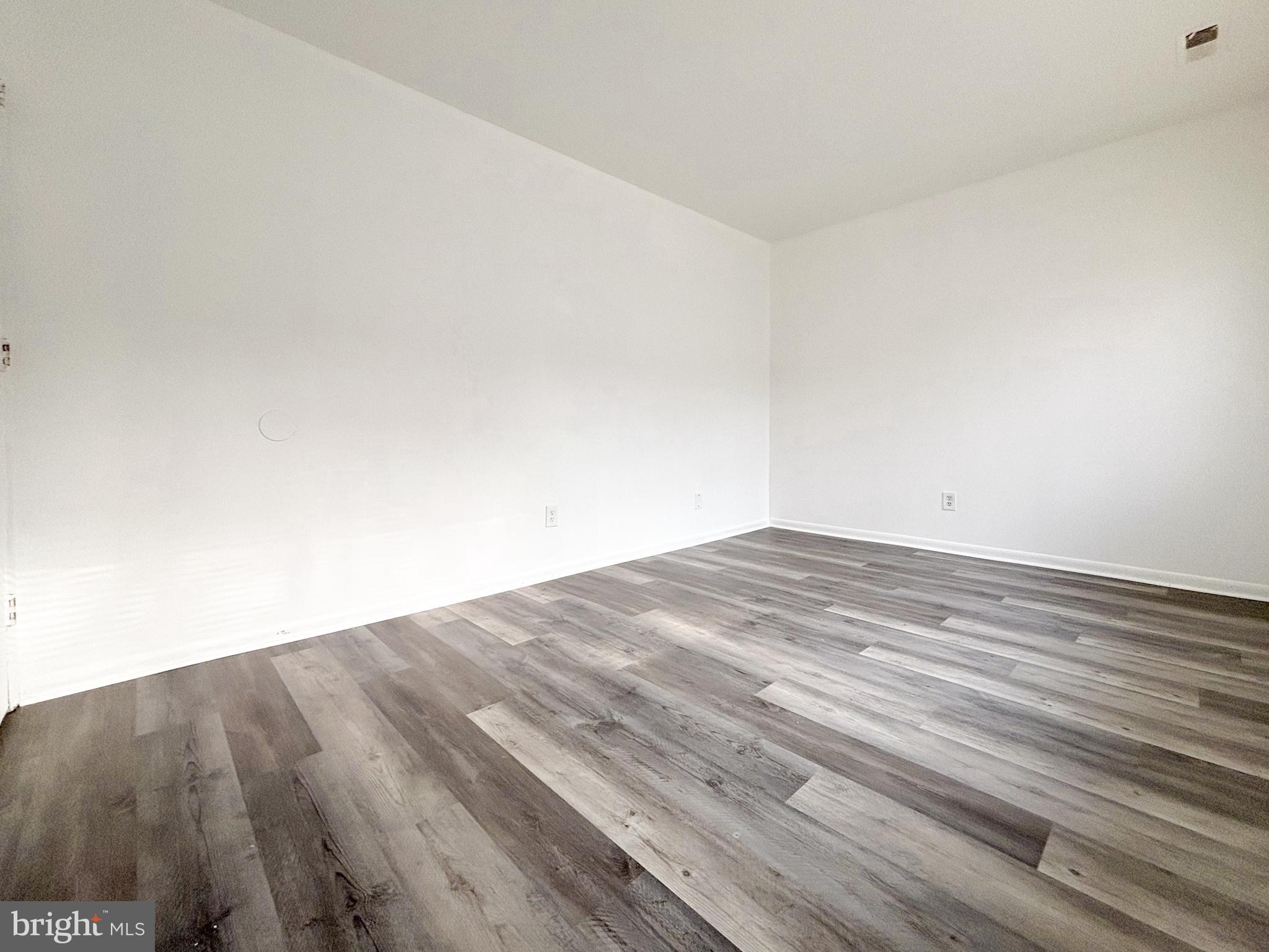 EDGEWATER VILLAGE - Residential