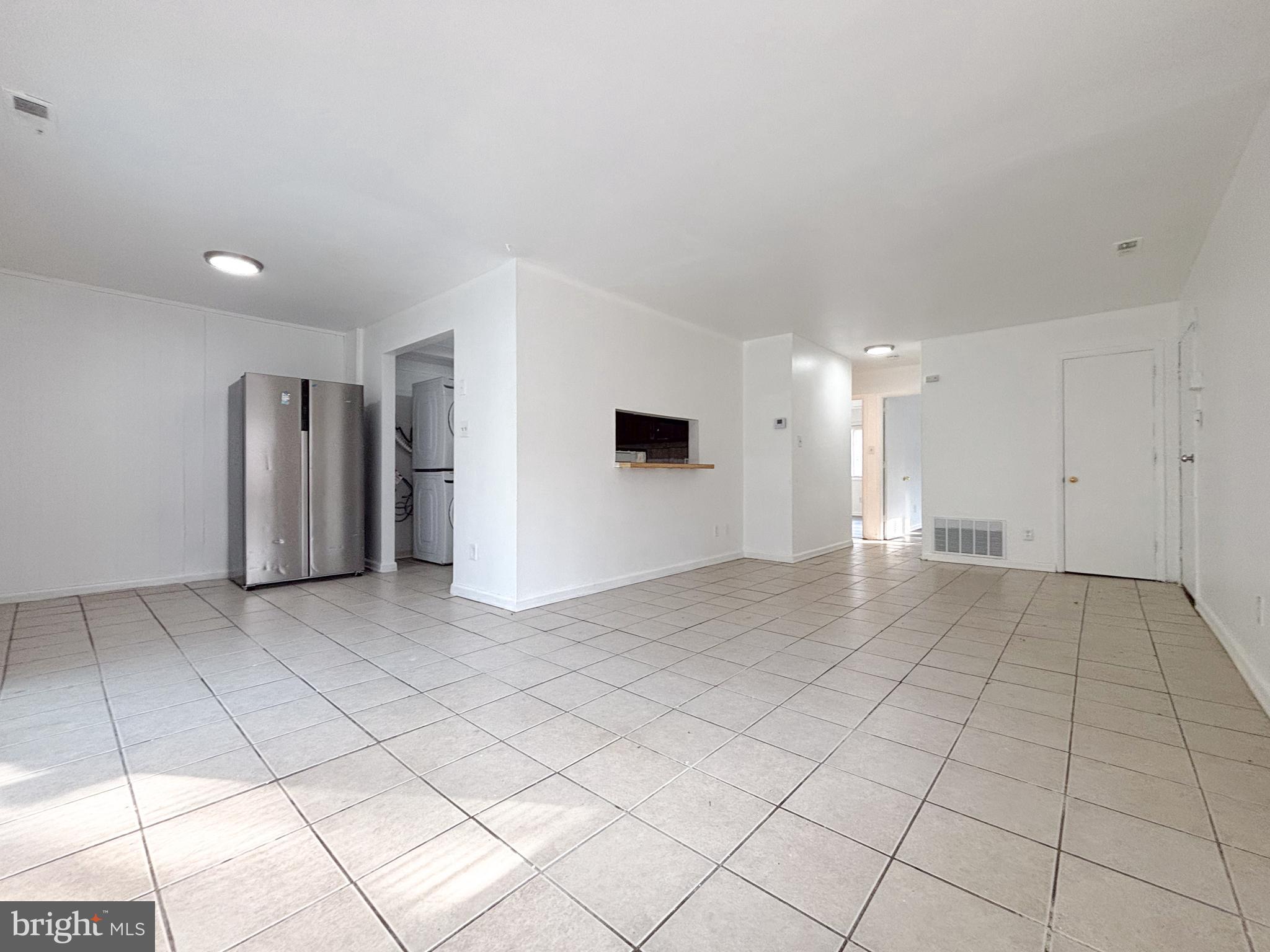 EDGEWATER VILLAGE - Residential