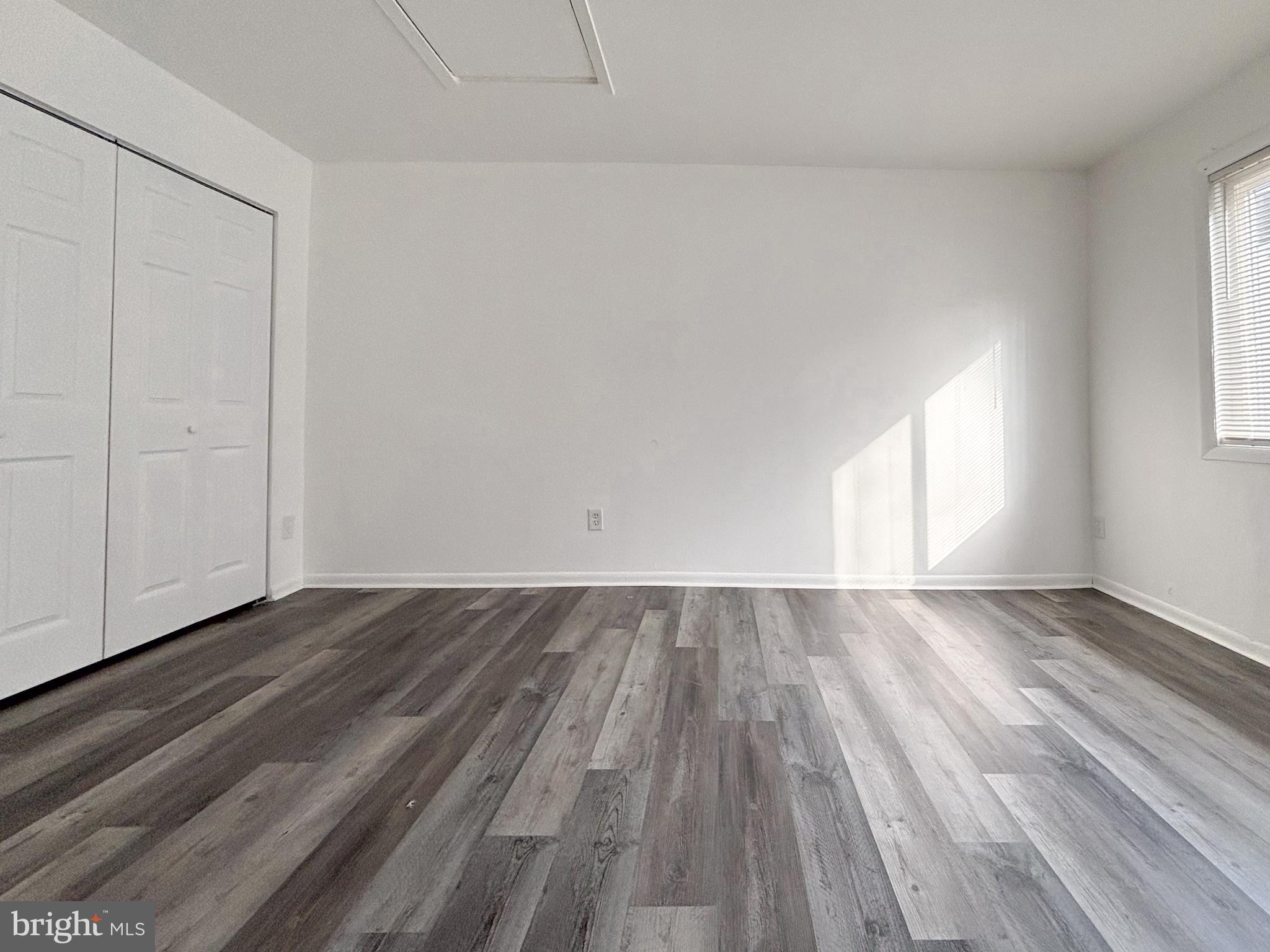 EDGEWATER VILLAGE - Residential