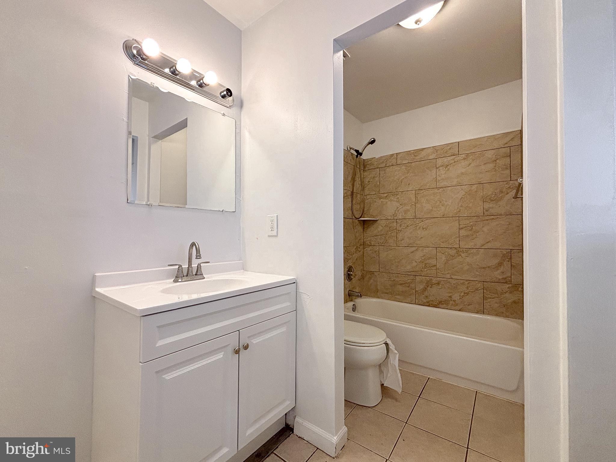 EDGEWATER VILLAGE - Residential