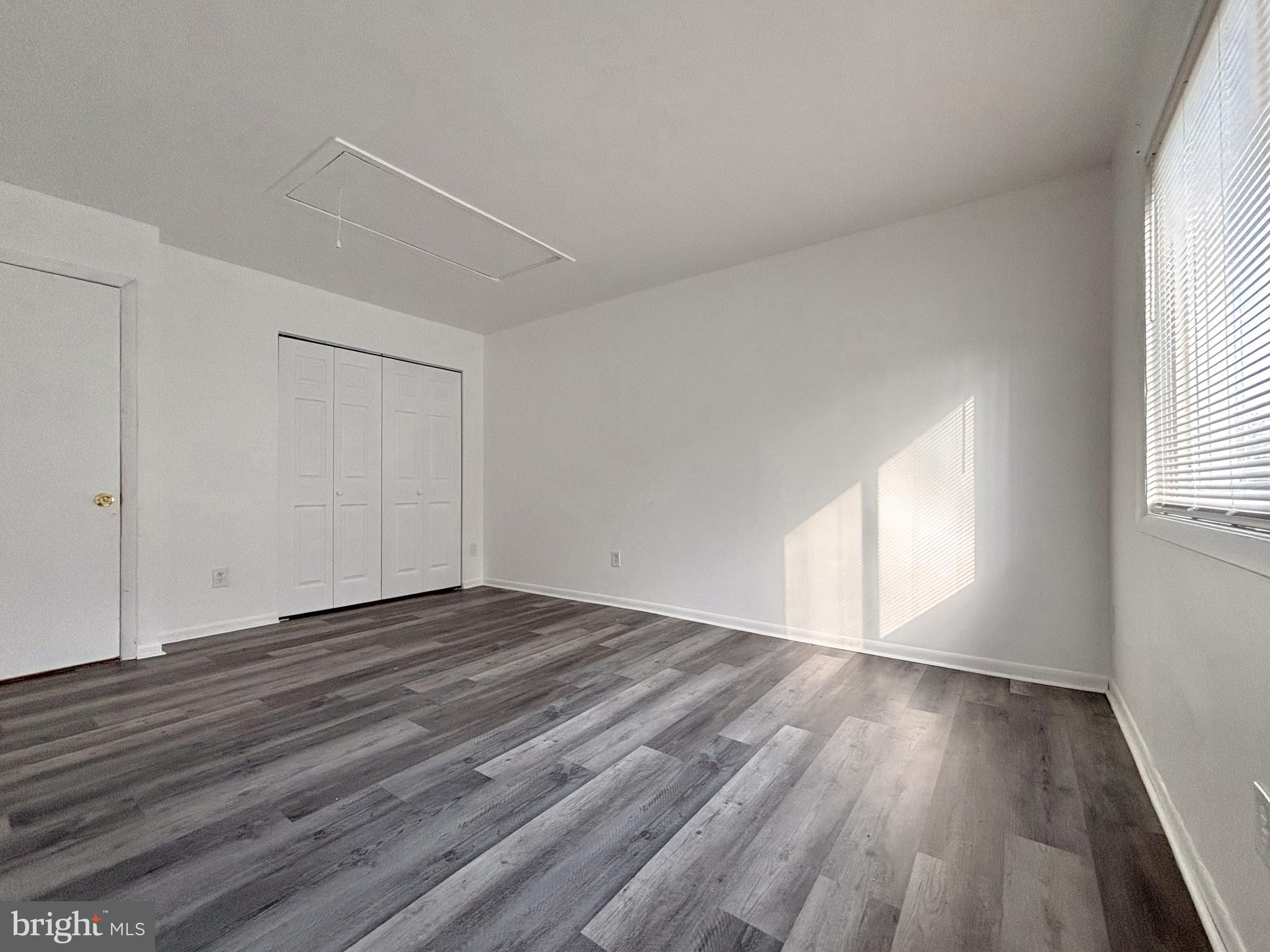 EDGEWATER VILLAGE - Residential