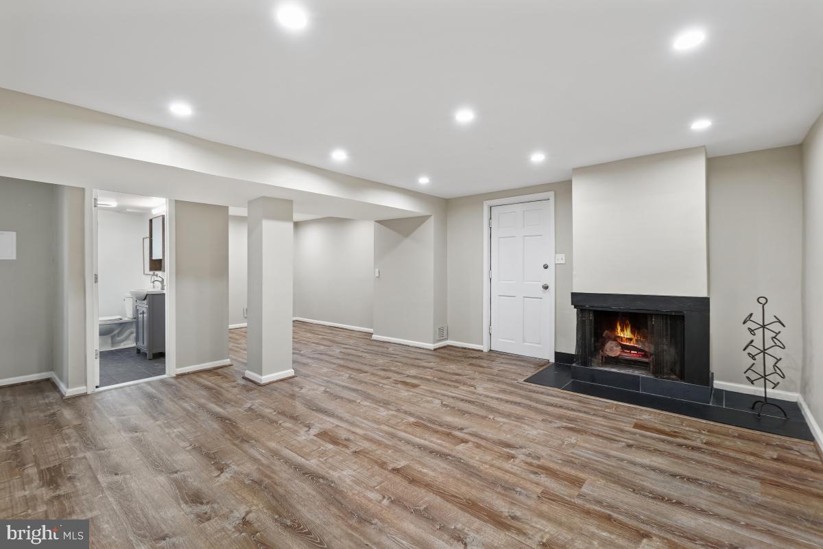 WOODMOOR - Residential