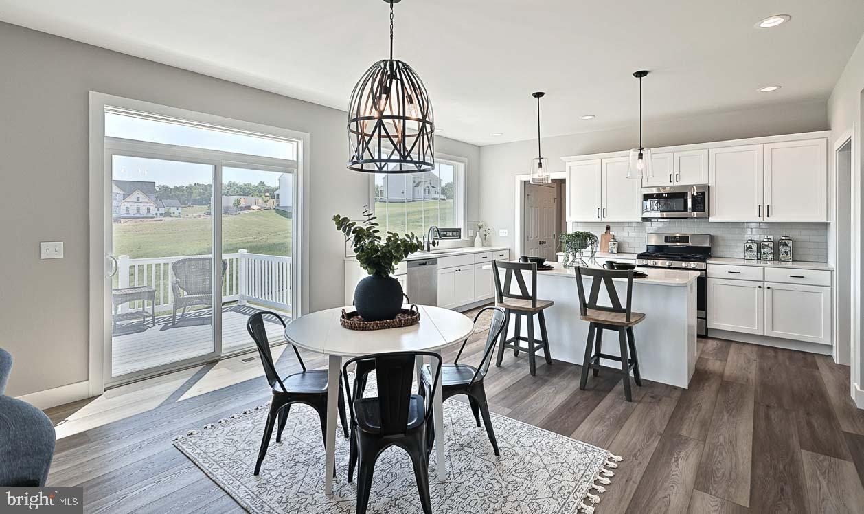 AUTUMN CHASE - Residential