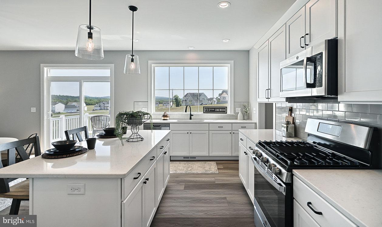 AUTUMN CHASE - Residential