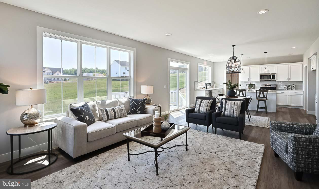 AUTUMN CHASE - Residential