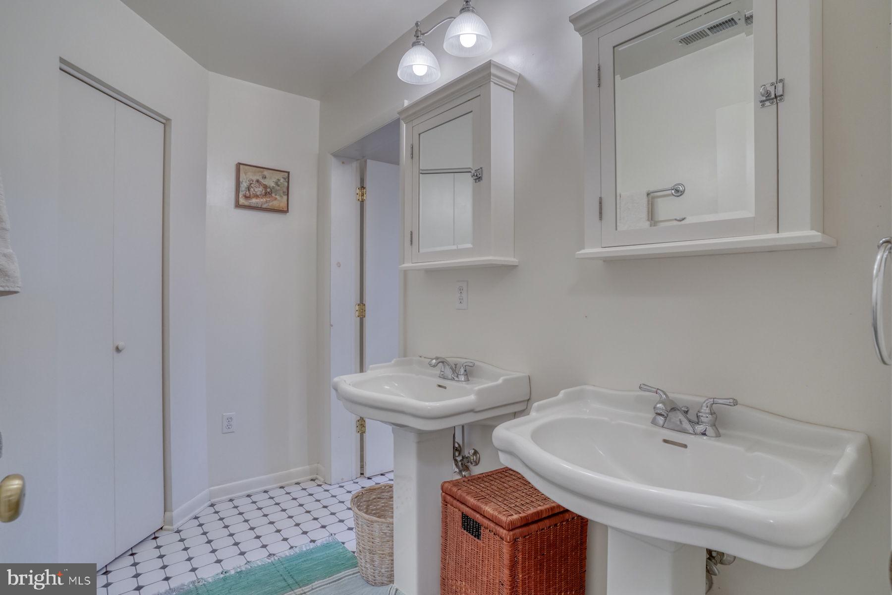 PINEWATER FARM - Residential