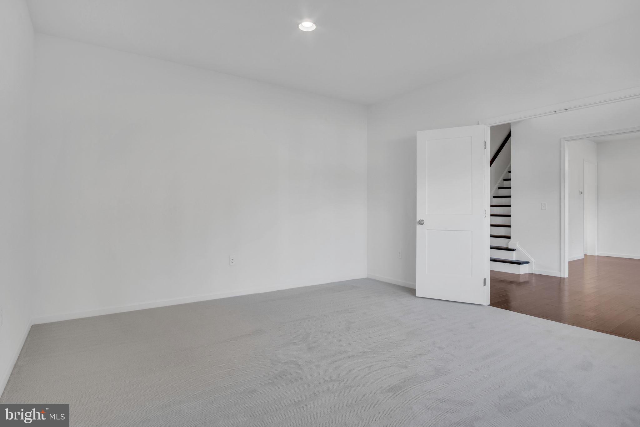 AUTUMN OAKS - Residential