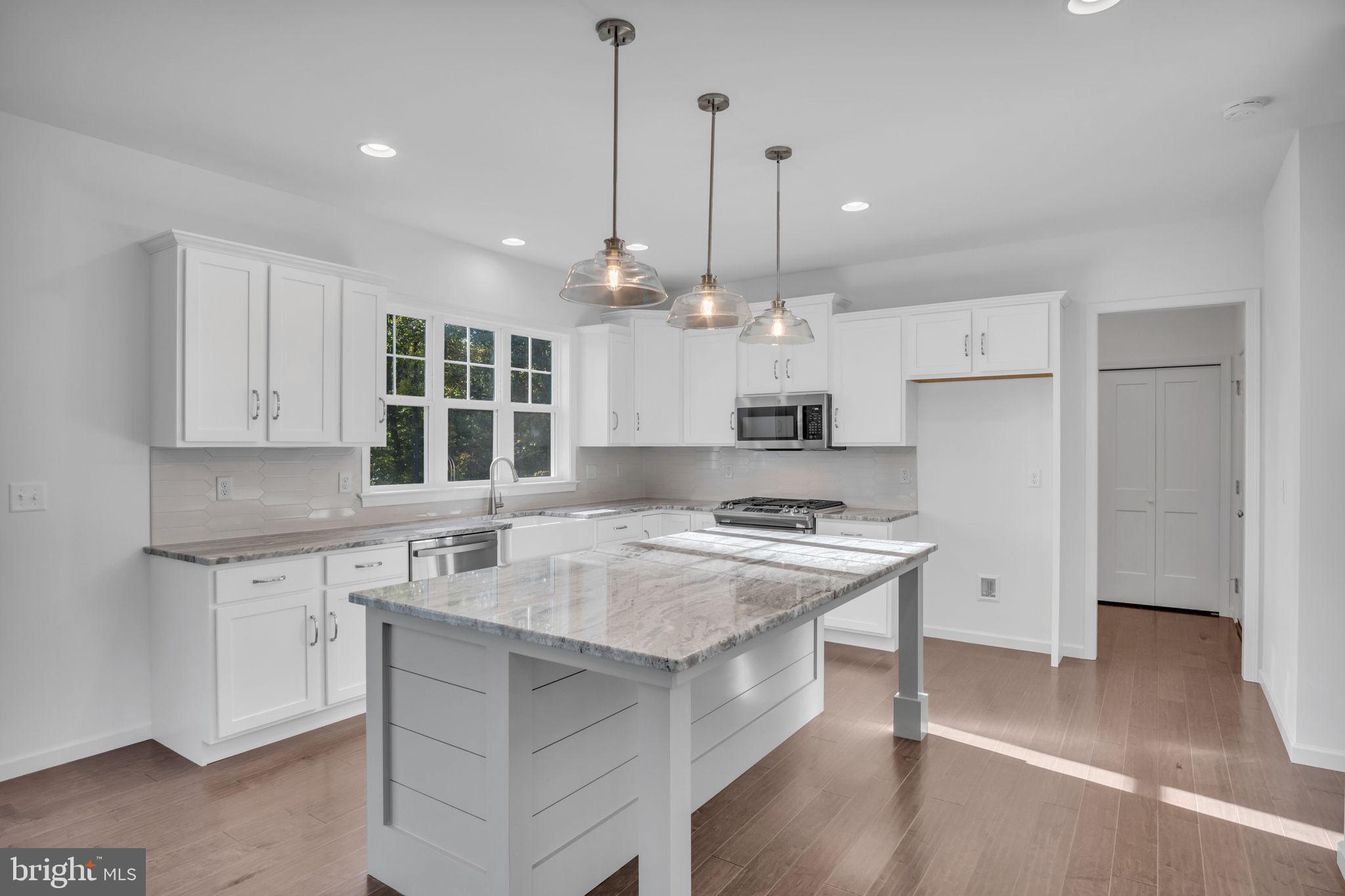 AUTUMN OAKS - Residential