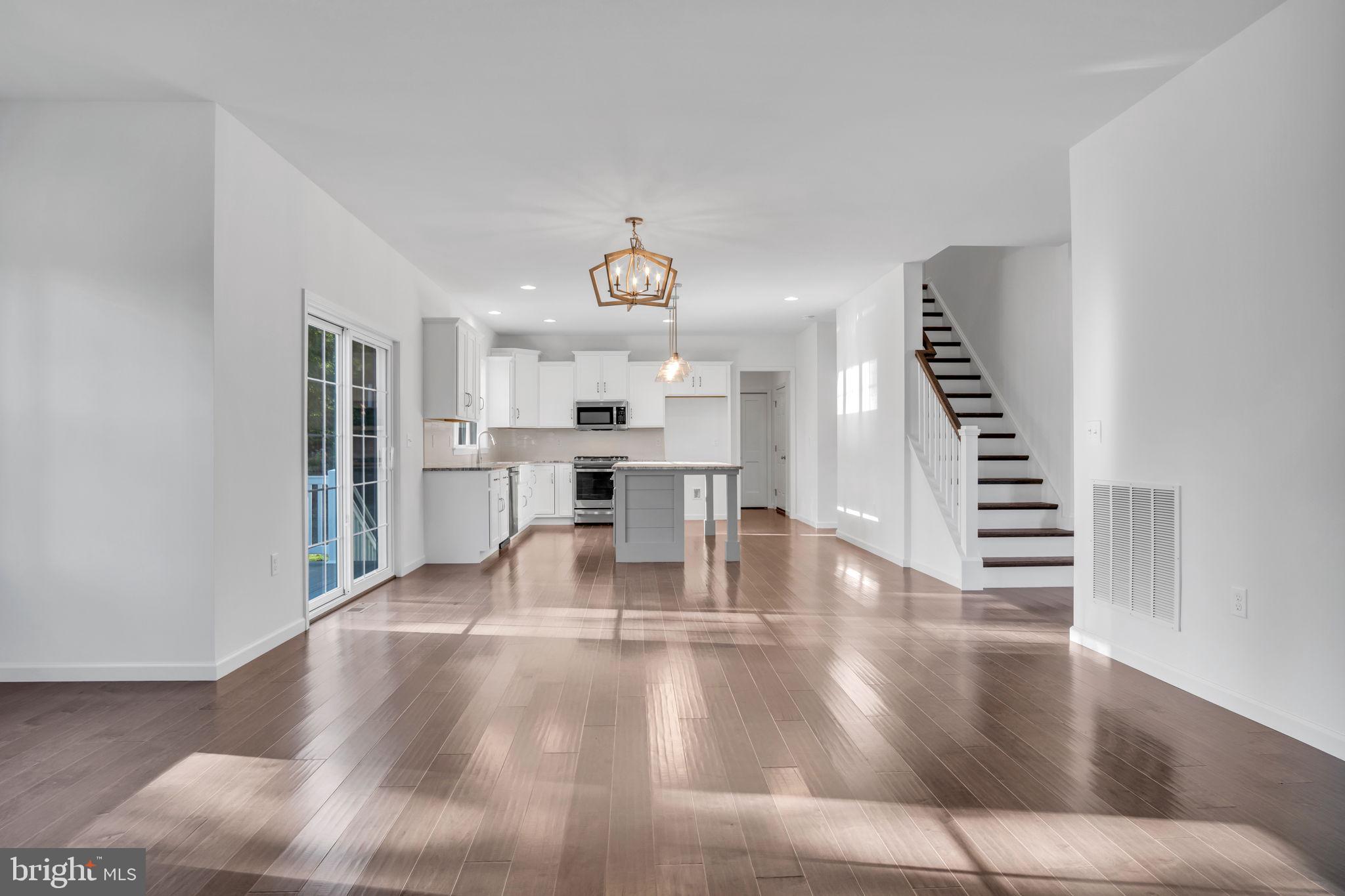 AUTUMN OAKS - Residential