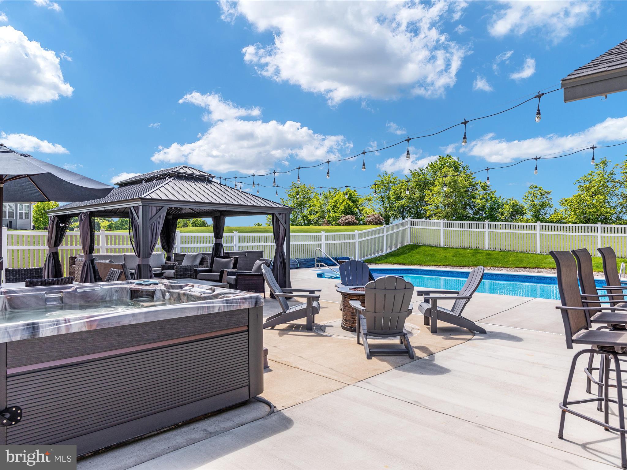 WILLOW RIDGE - Residential