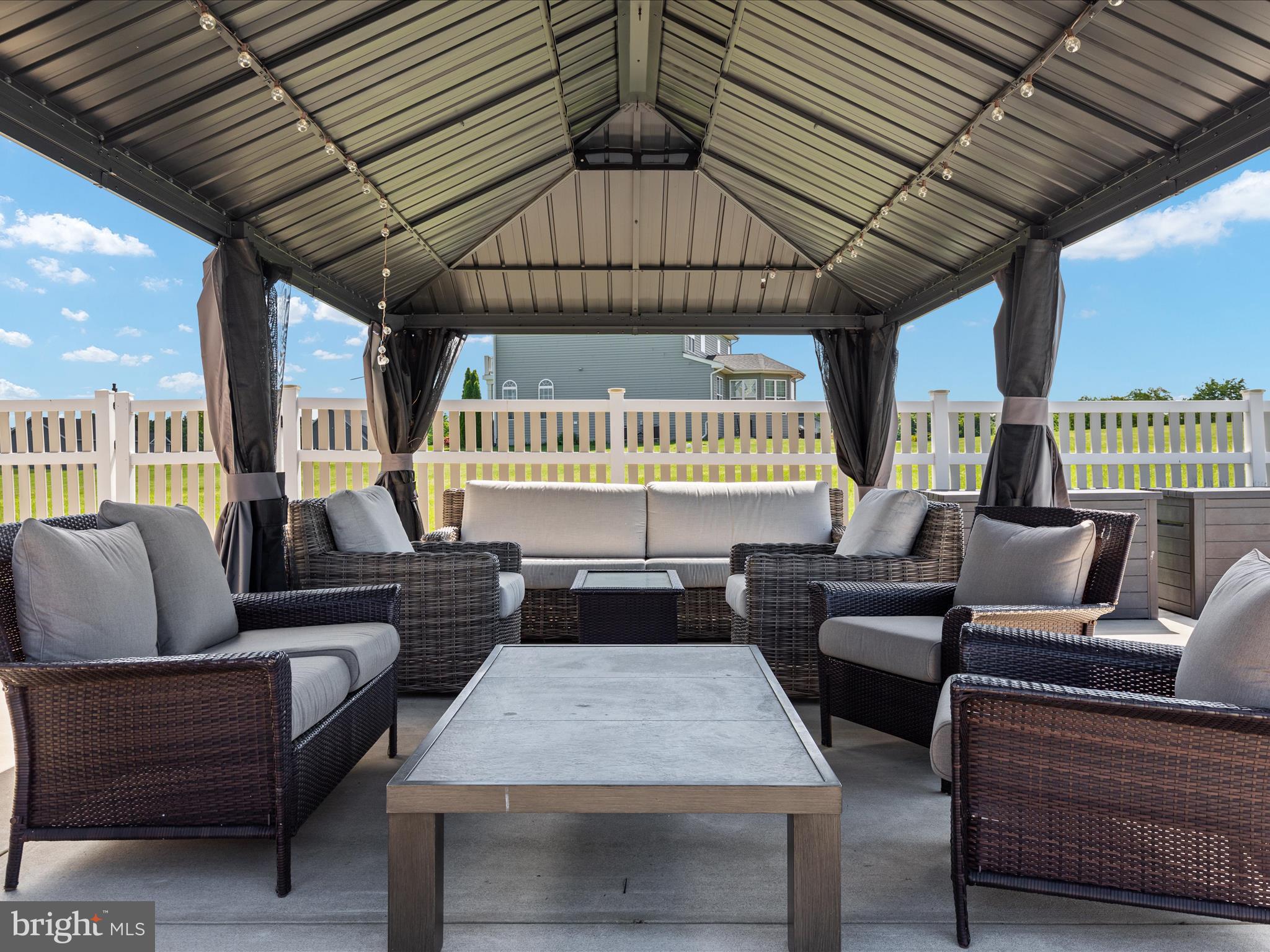 WILLOW RIDGE - Residential