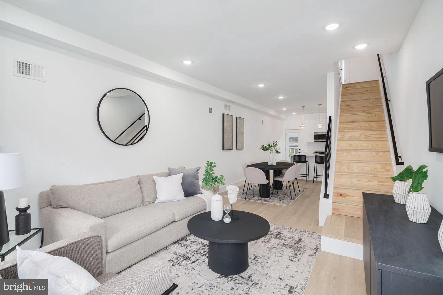 MANTUA - Residential Lease