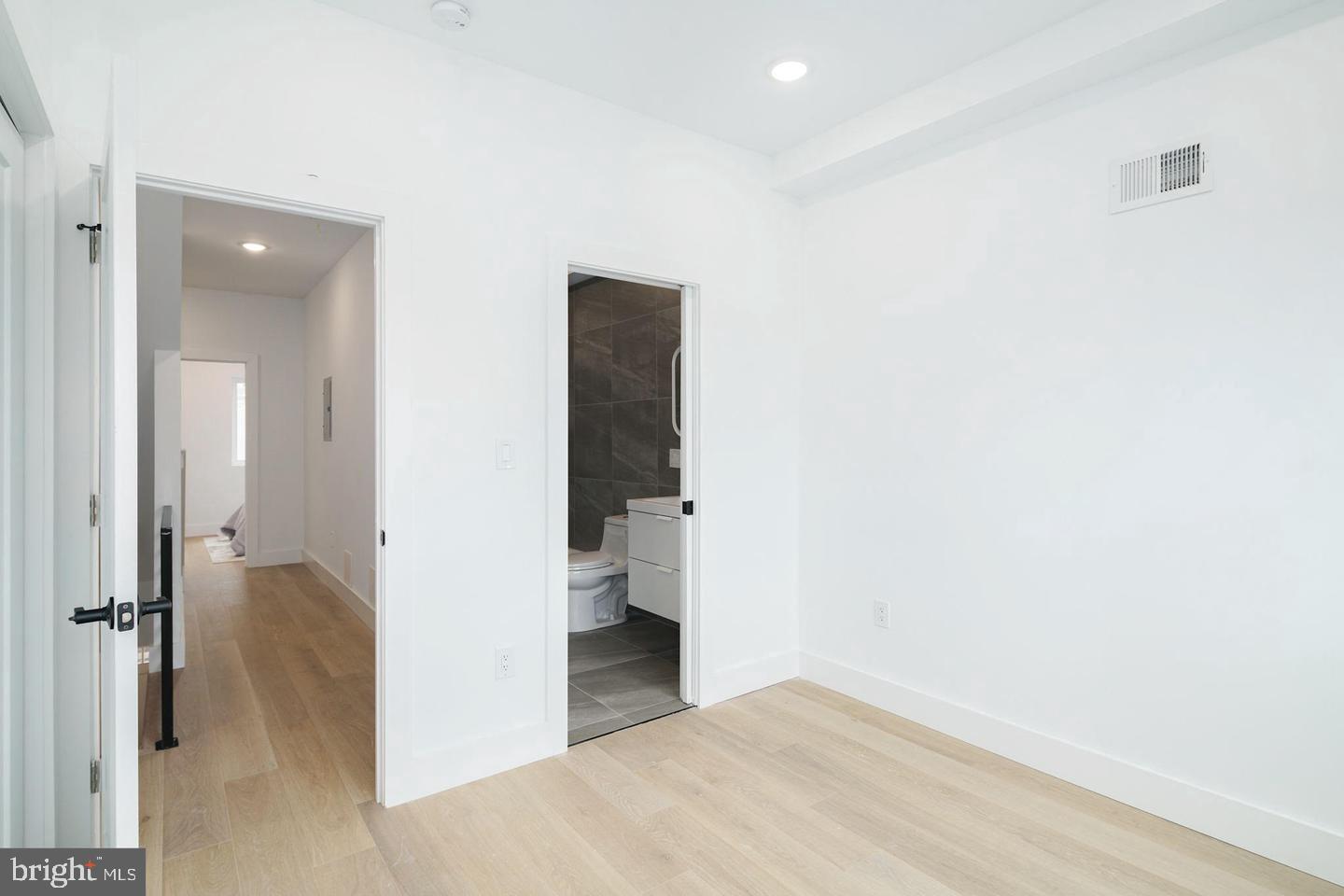 MANTUA - Residential Lease