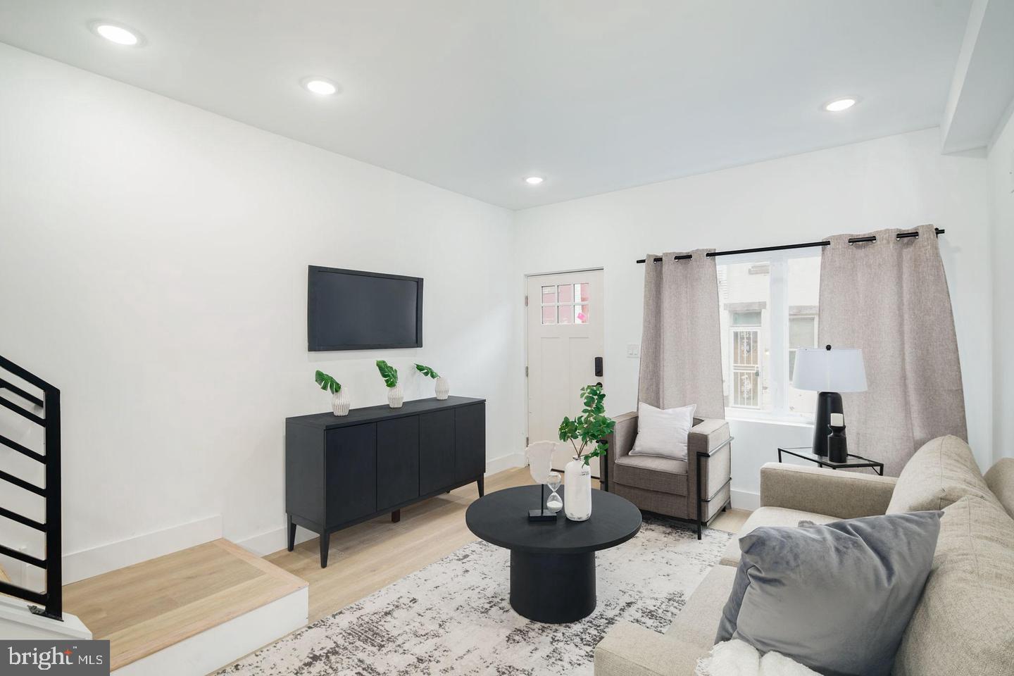 MANTUA - Residential Lease