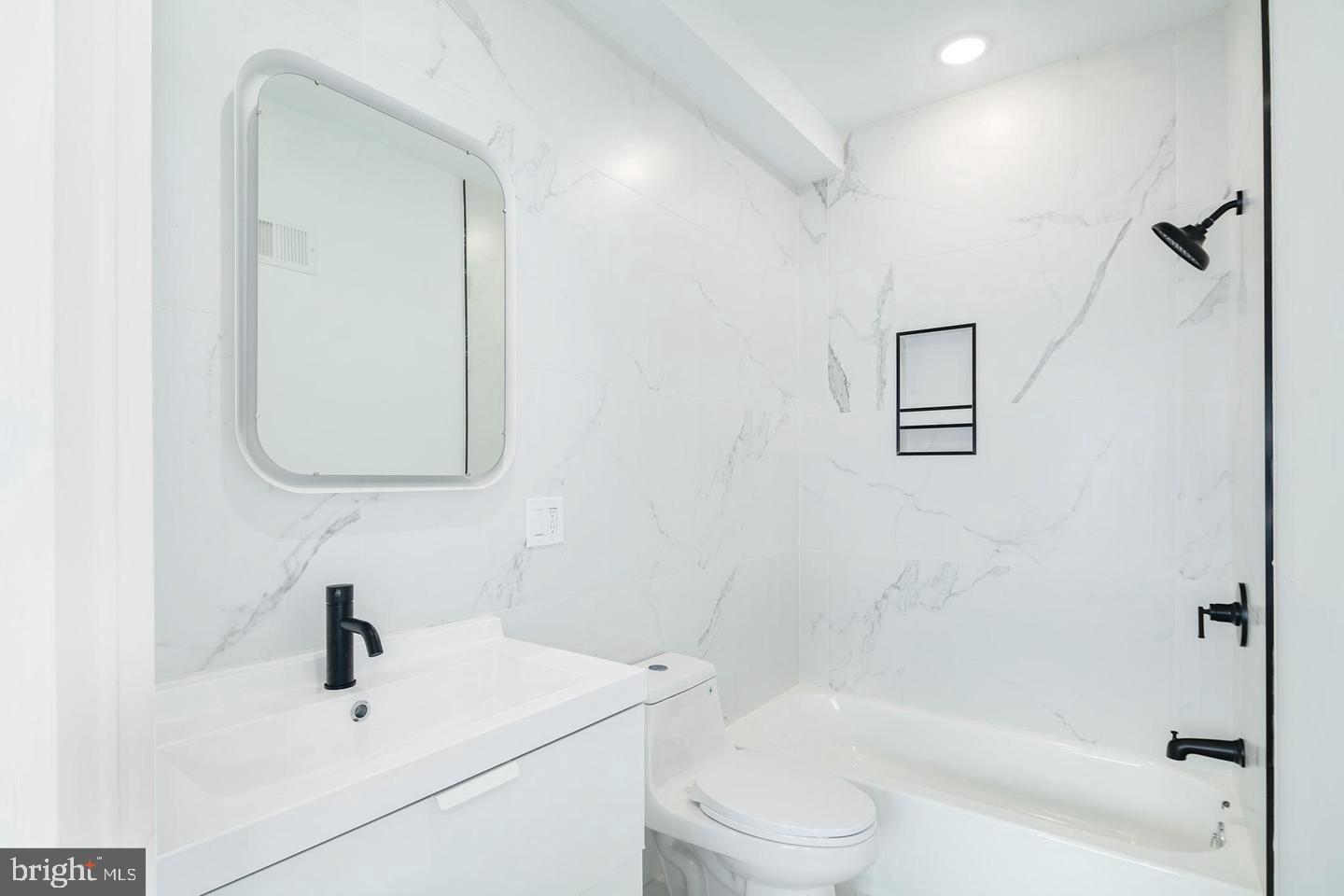 MANTUA - Residential Lease