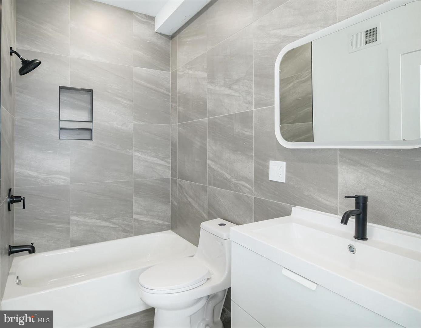 MANTUA - Residential Lease