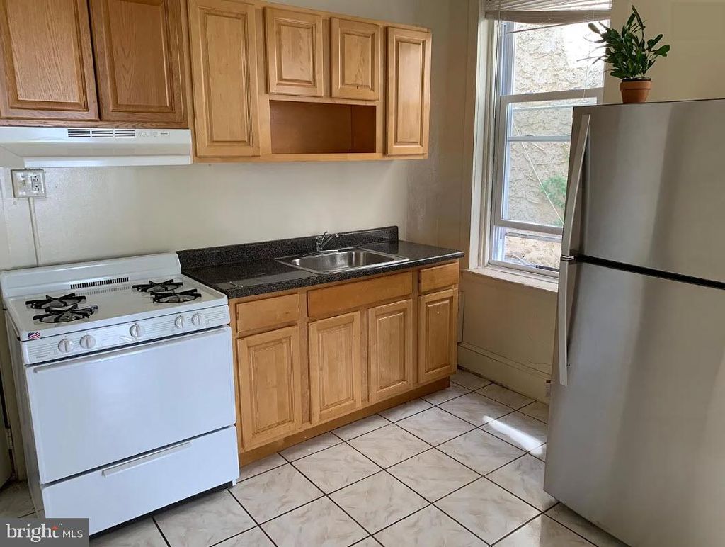 Photo of 1831 S 5th Street, PHILADELPHIA, PA 19148 (MLS # PAPH2434530)