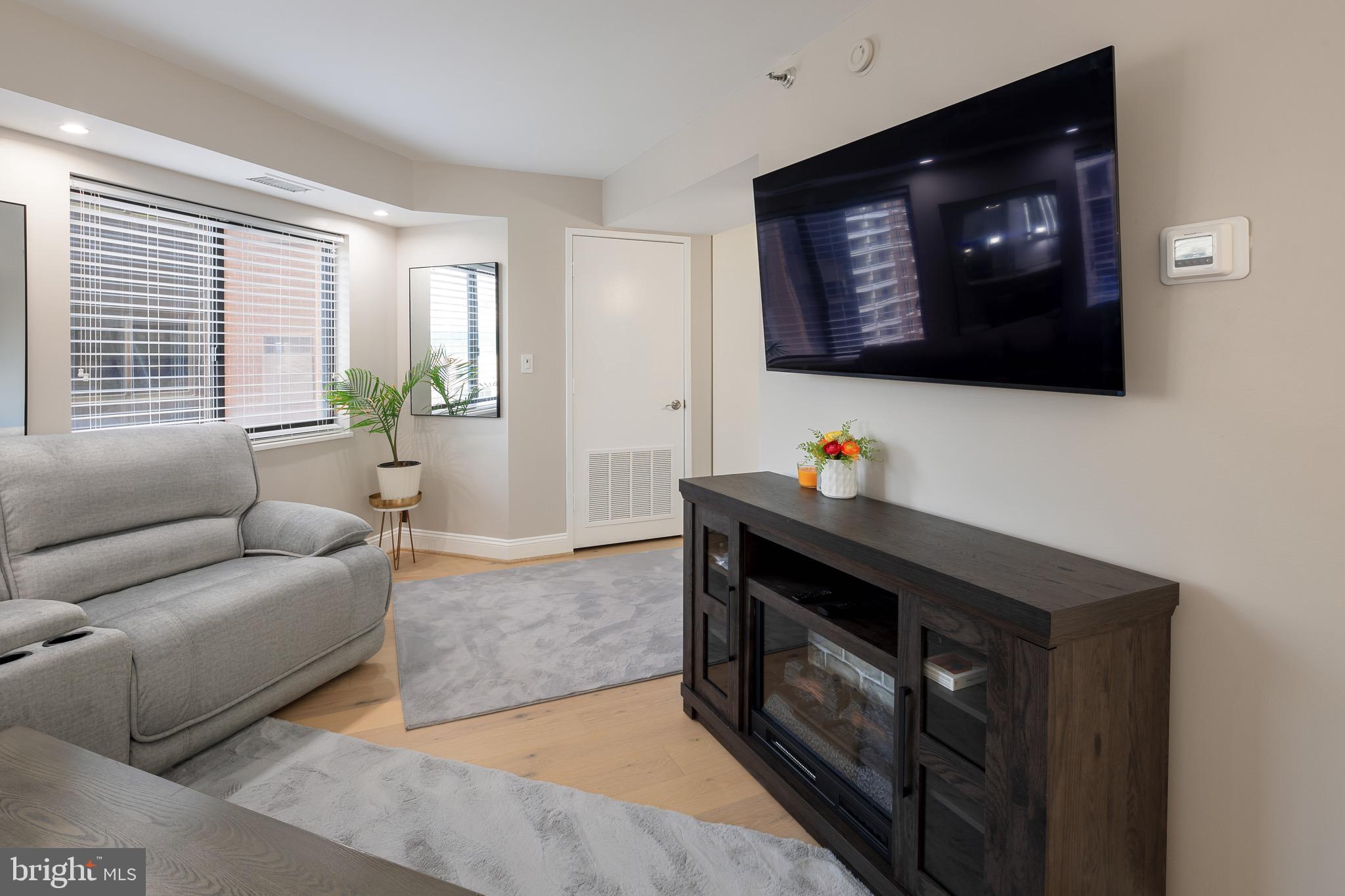 ALTA VISTA CONDO - Residential