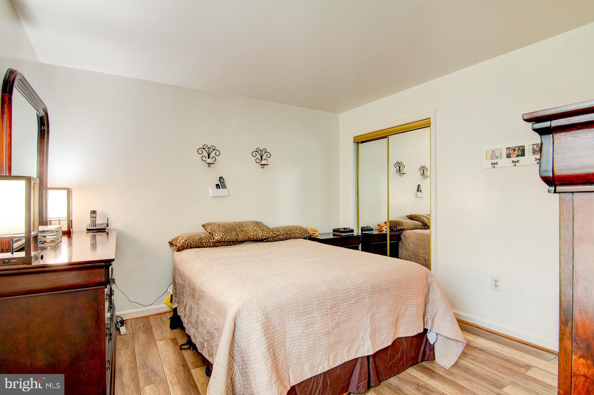 LYNNALAN ACRES - Residential