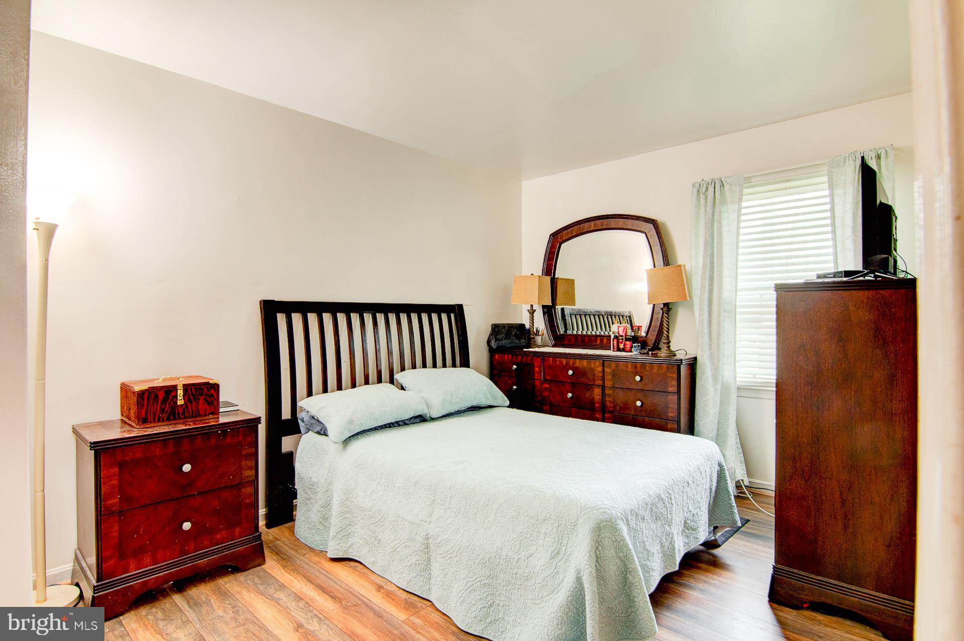 LYNNALAN ACRES - Residential