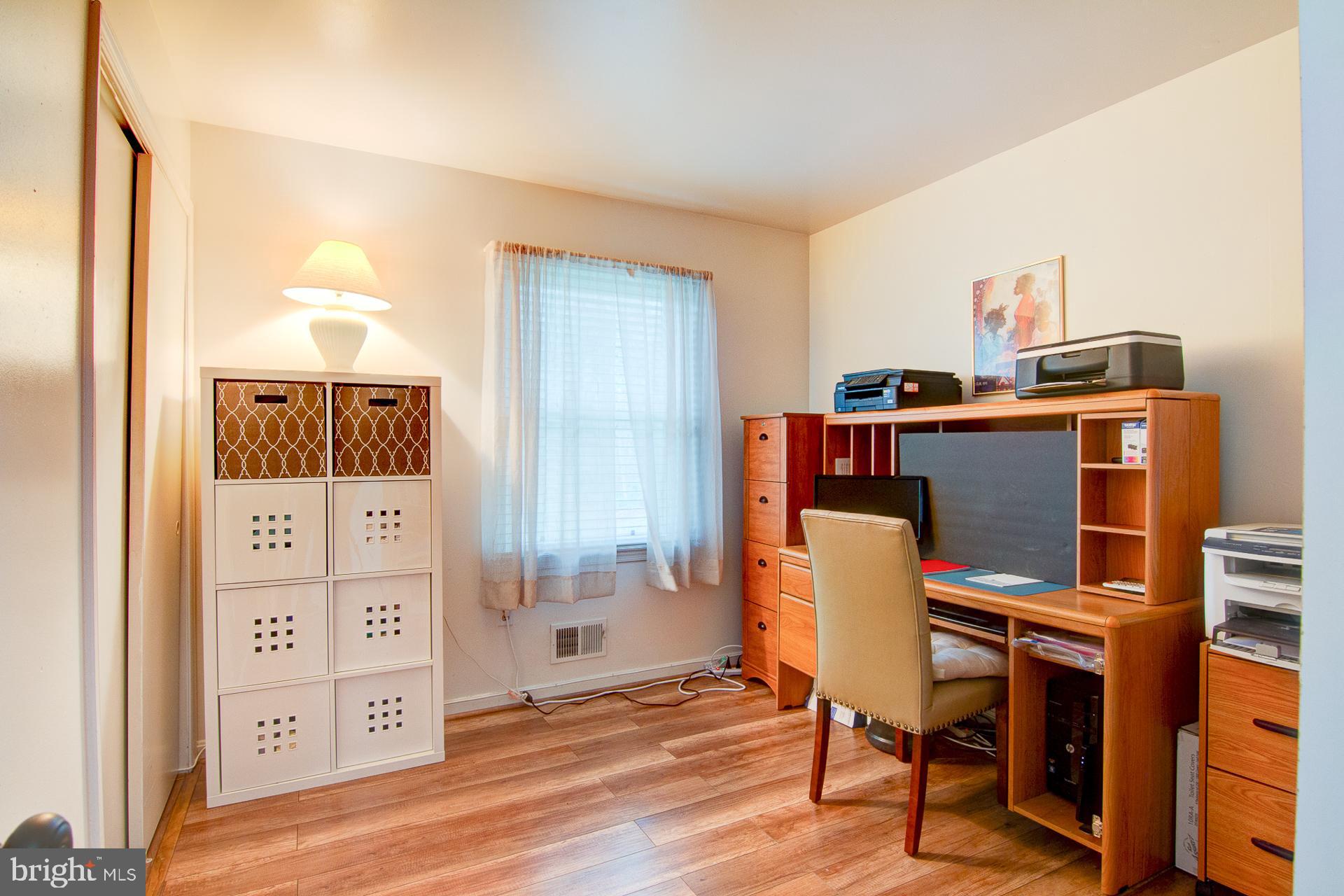 LYNNALAN ACRES - Residential