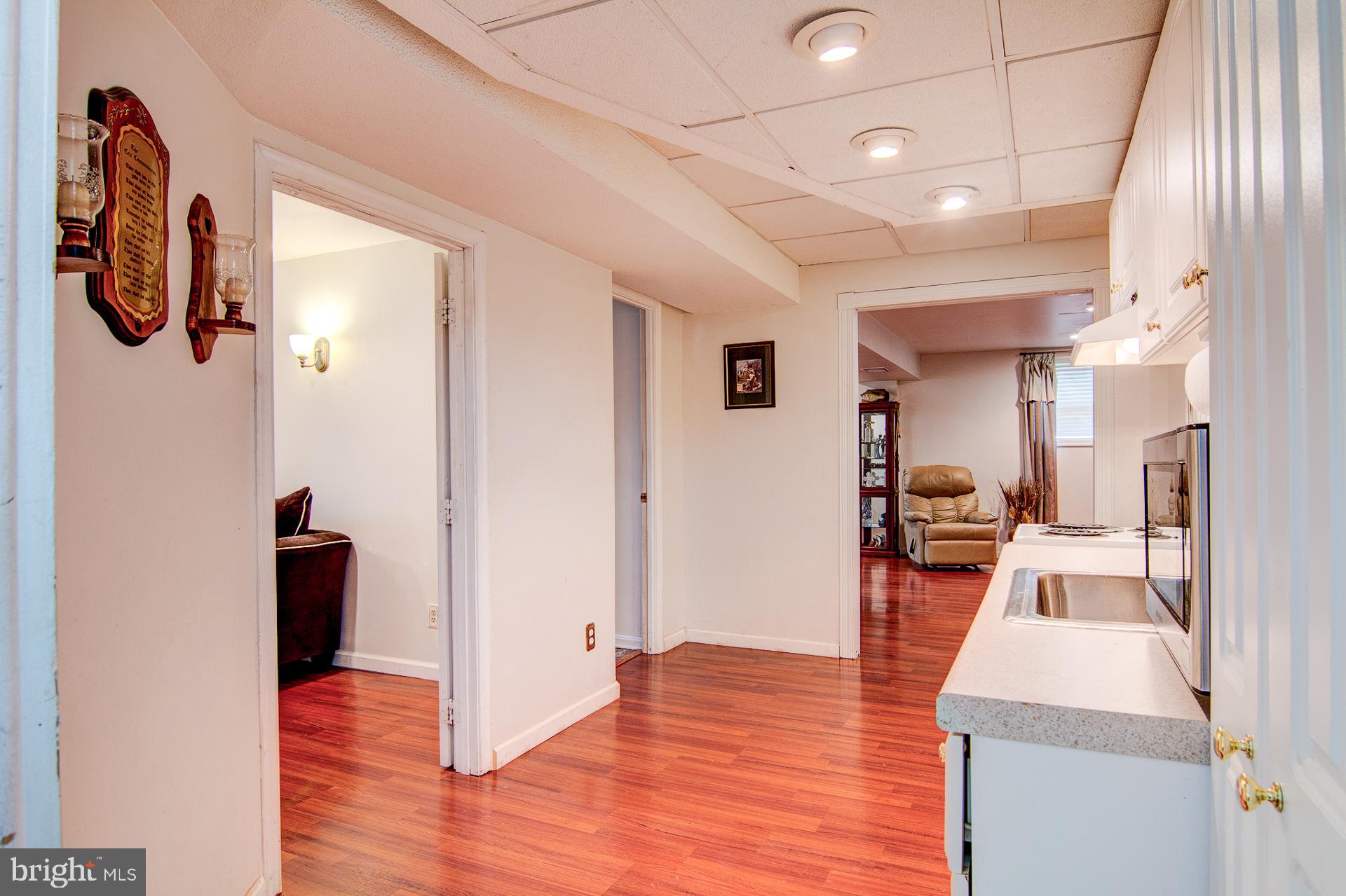 LYNNALAN ACRES - Residential