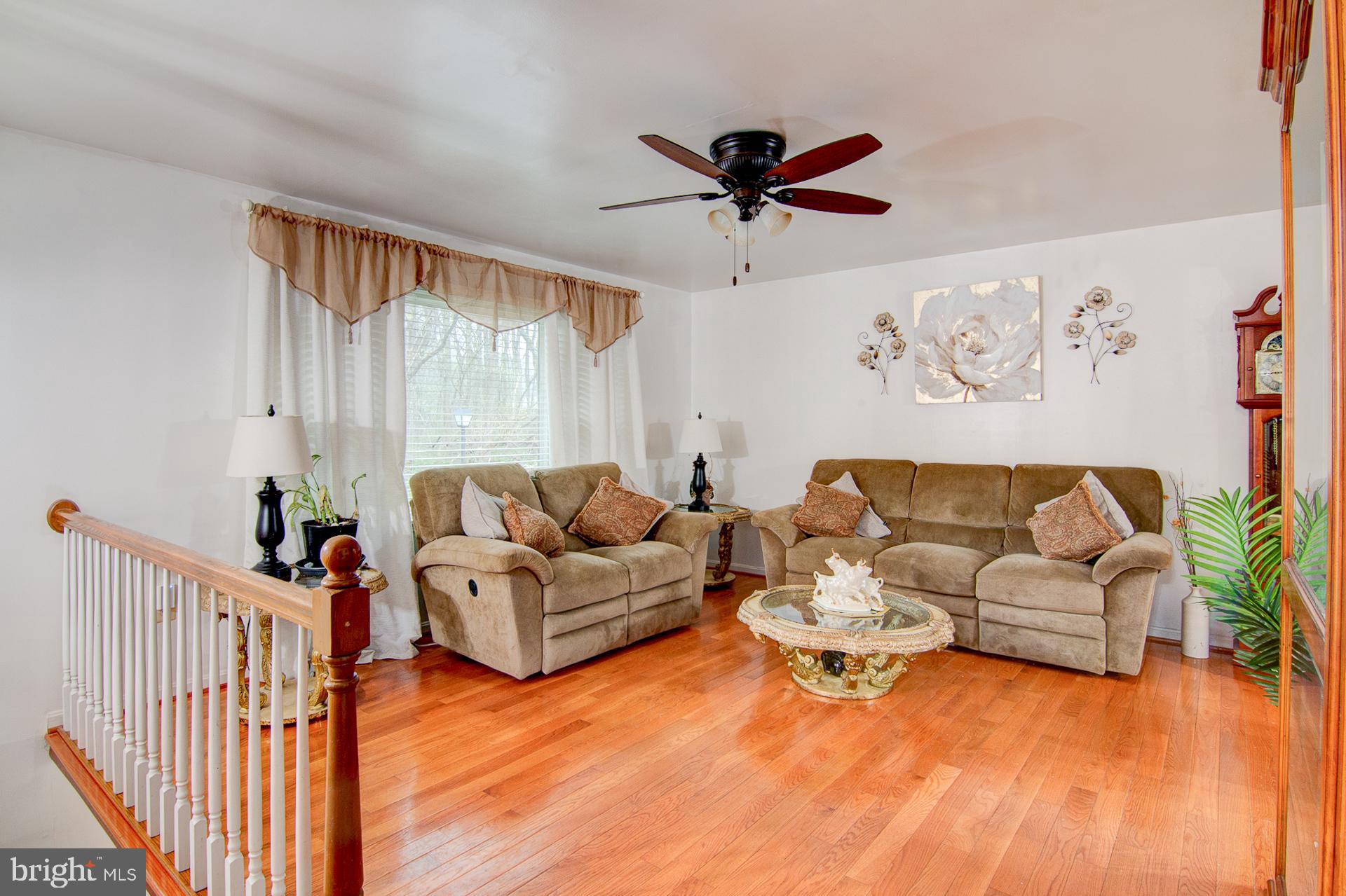 LYNNALAN ACRES - Residential