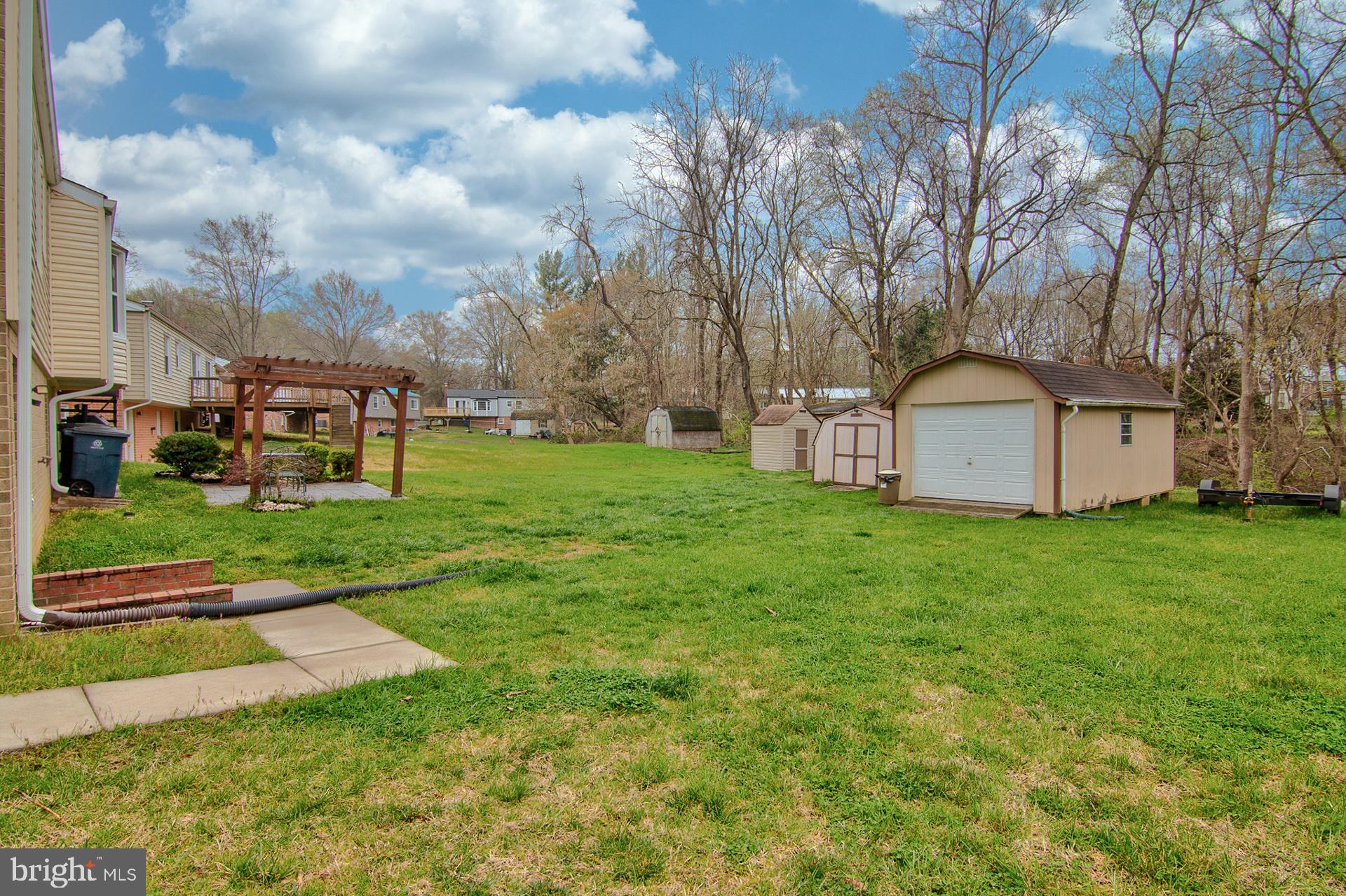 LYNNALAN ACRES - Residential