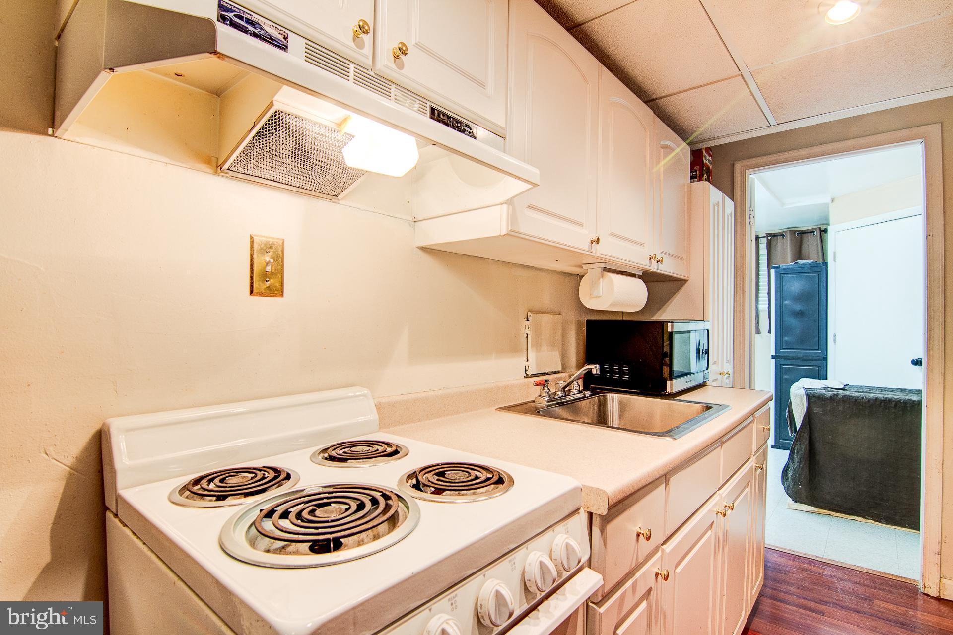 LYNNALAN ACRES - Residential