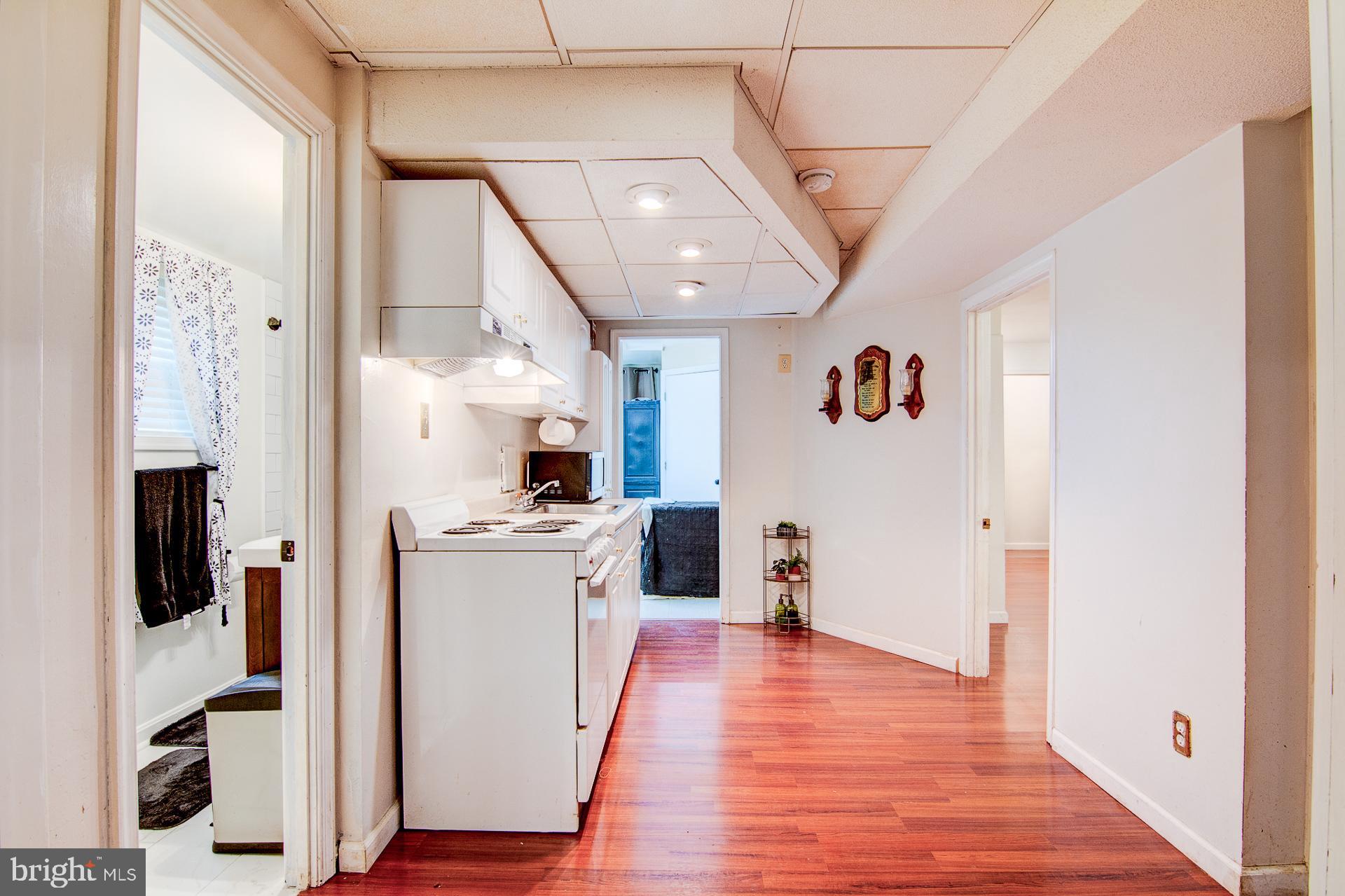 LYNNALAN ACRES - Residential