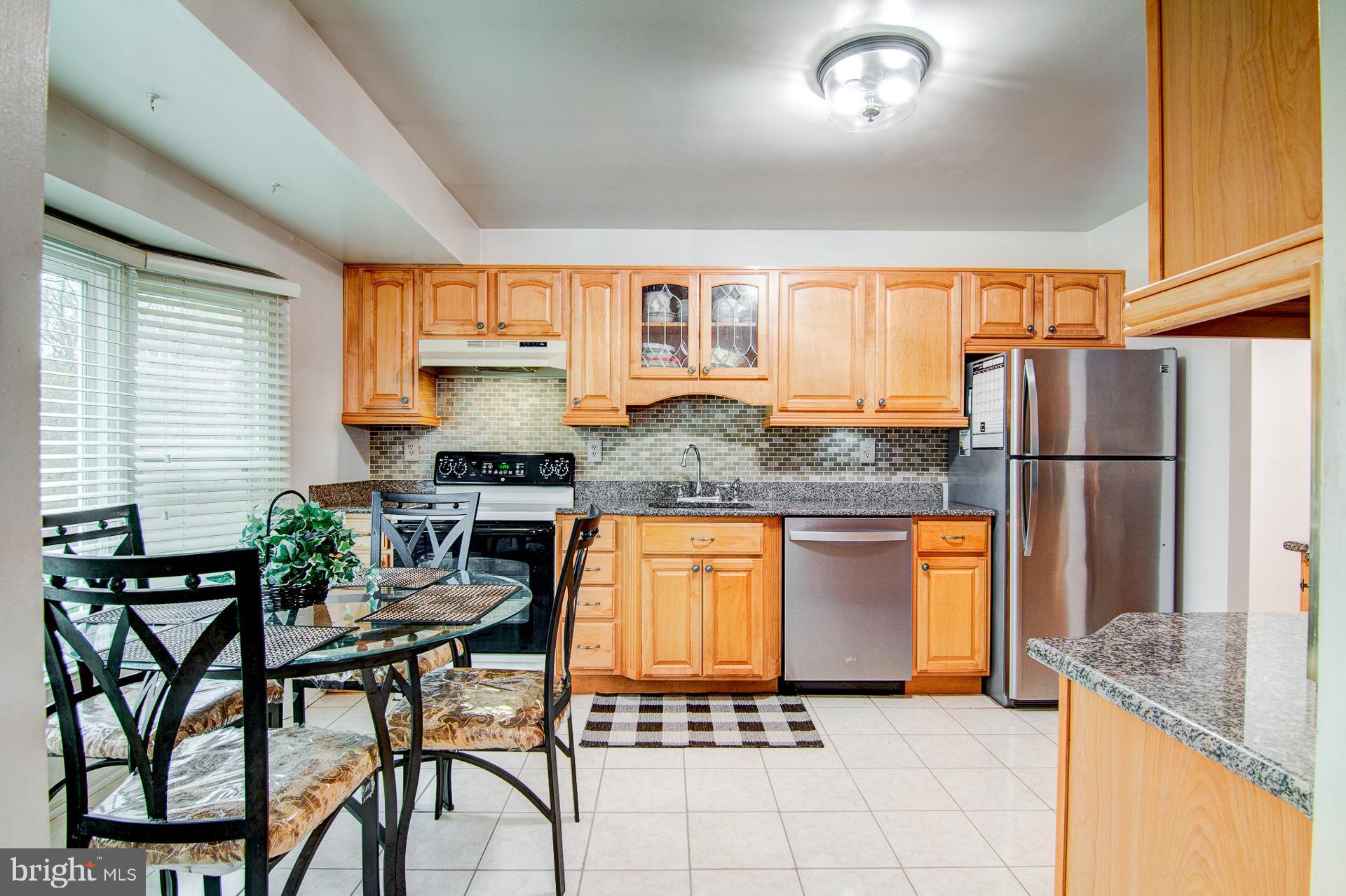 LYNNALAN ACRES - Residential