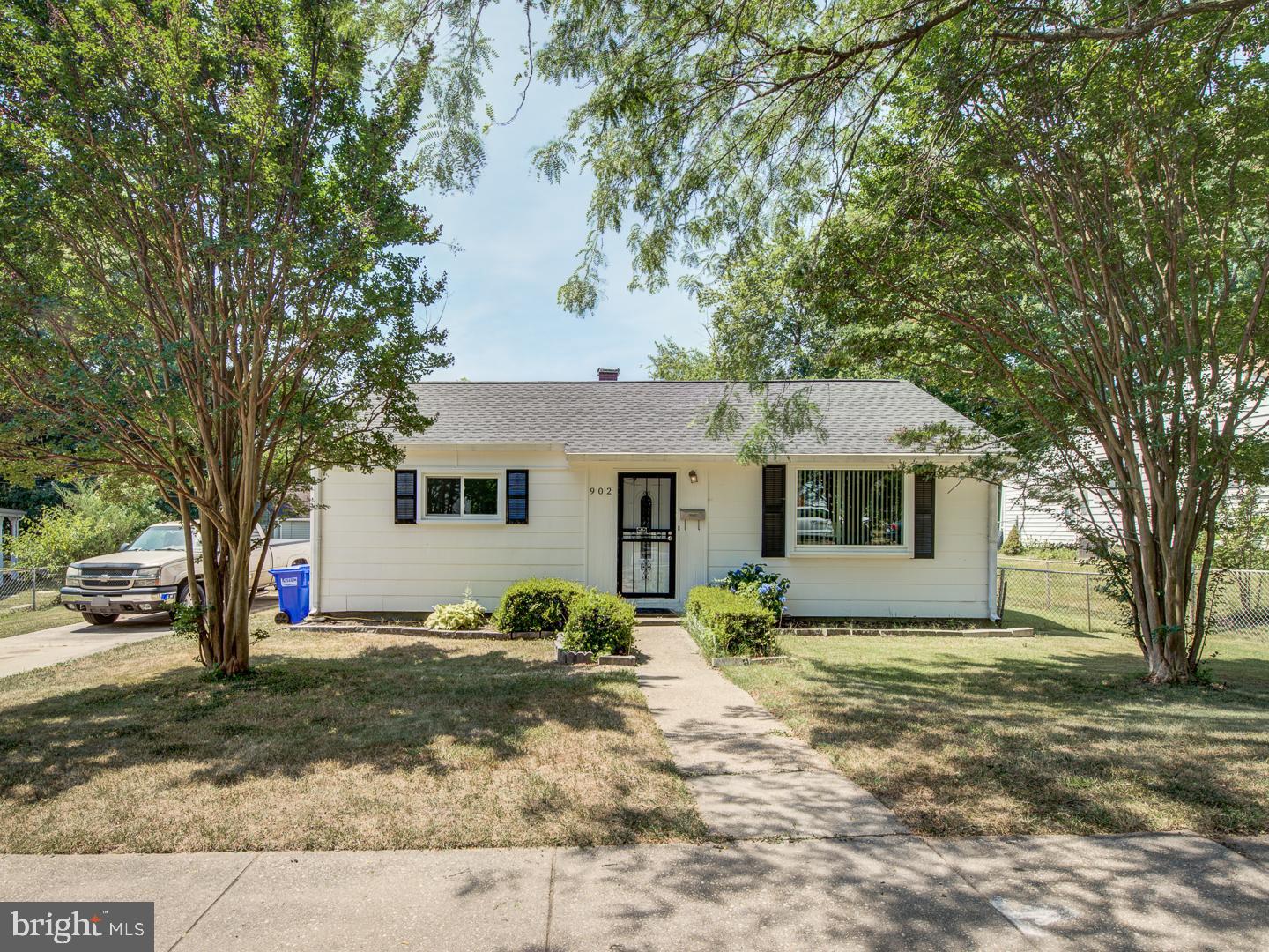 LAUREL - Residential