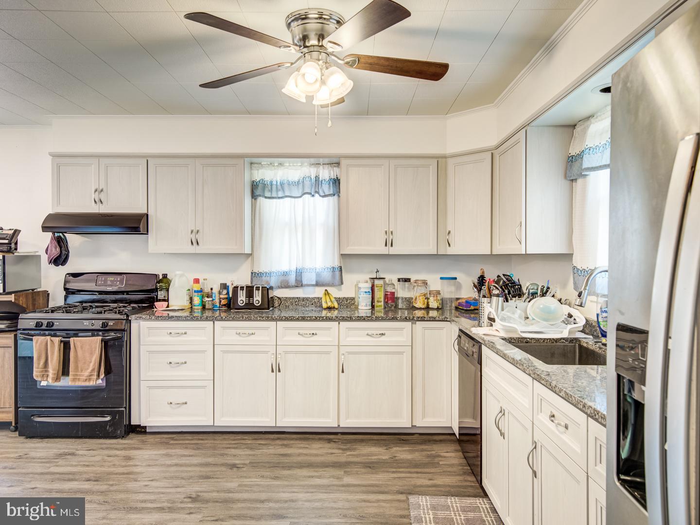 LAUREL - Residential