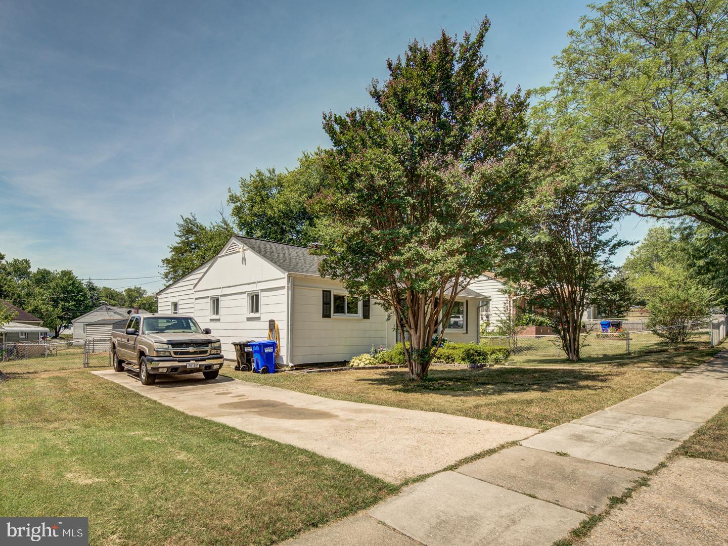 LAUREL - Residential