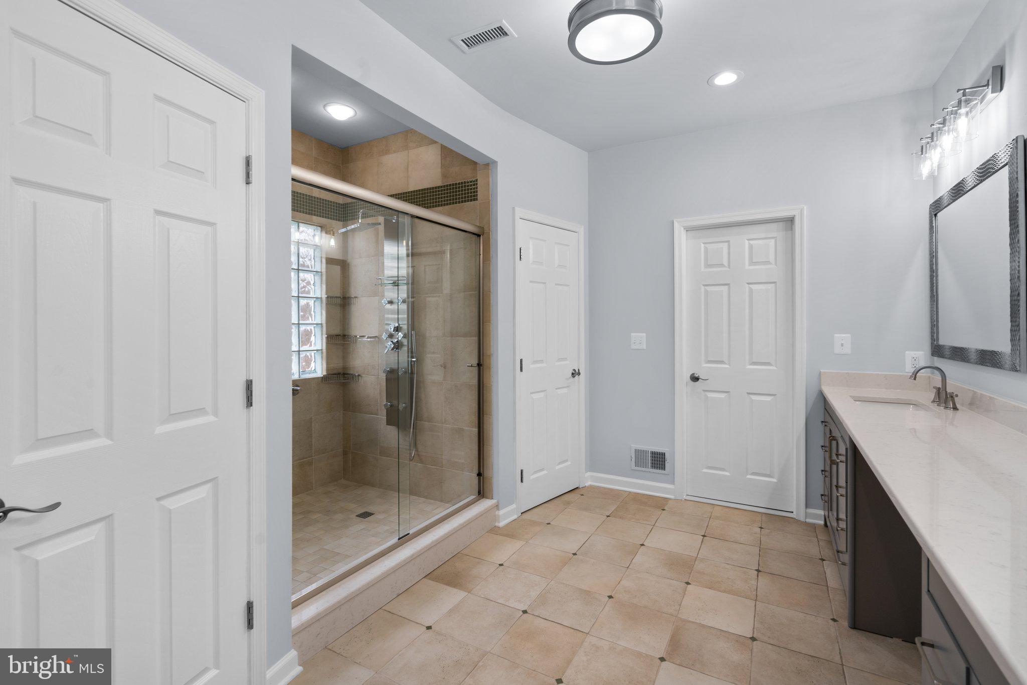 OLD COURT - Residential